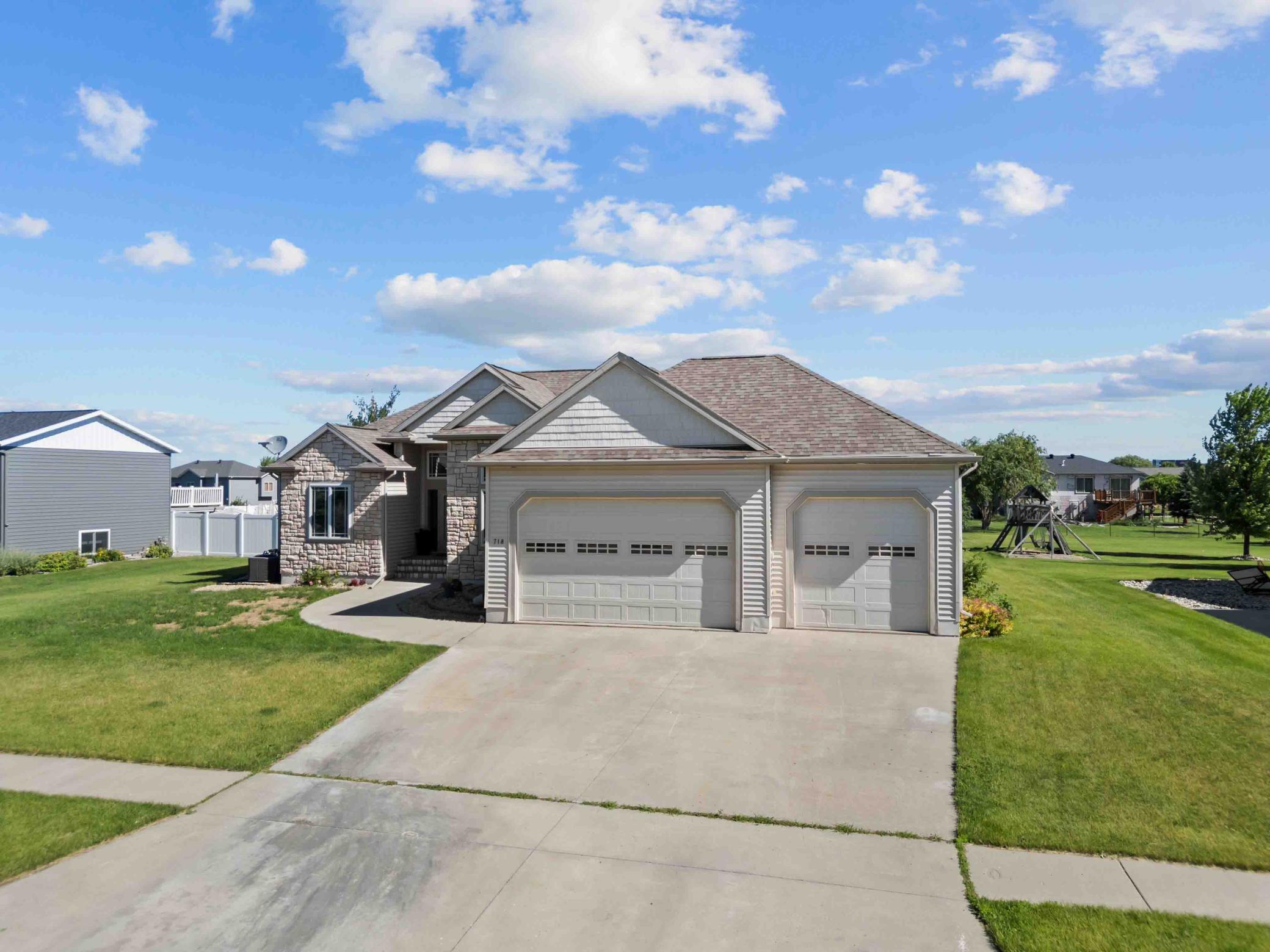 718 N Sedona Drive, West Fargo ND 58078 - Photo 52 of 57