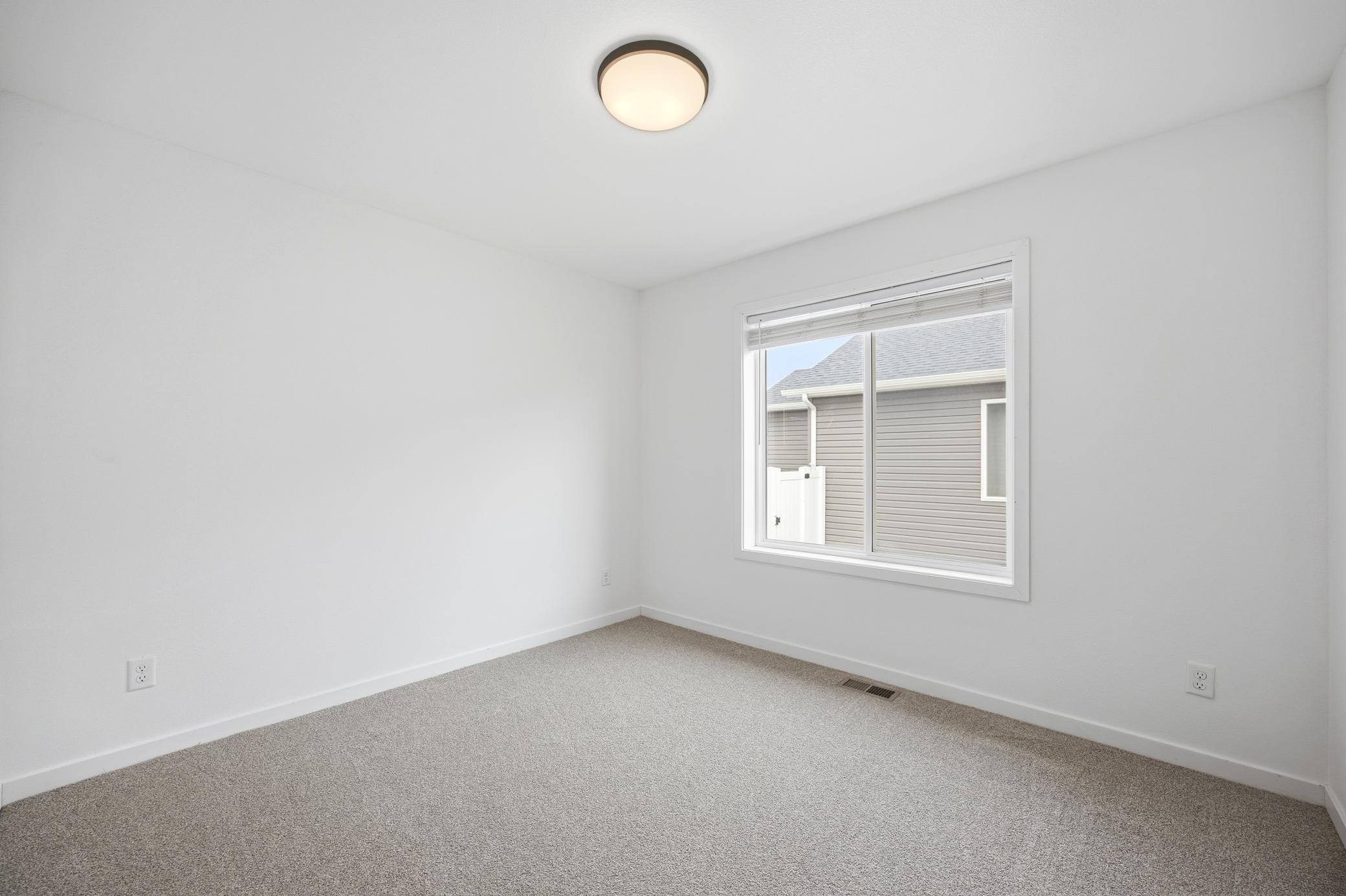 2595 72 S Avenue, Fargo ND 58104 - Photo 12 of 47