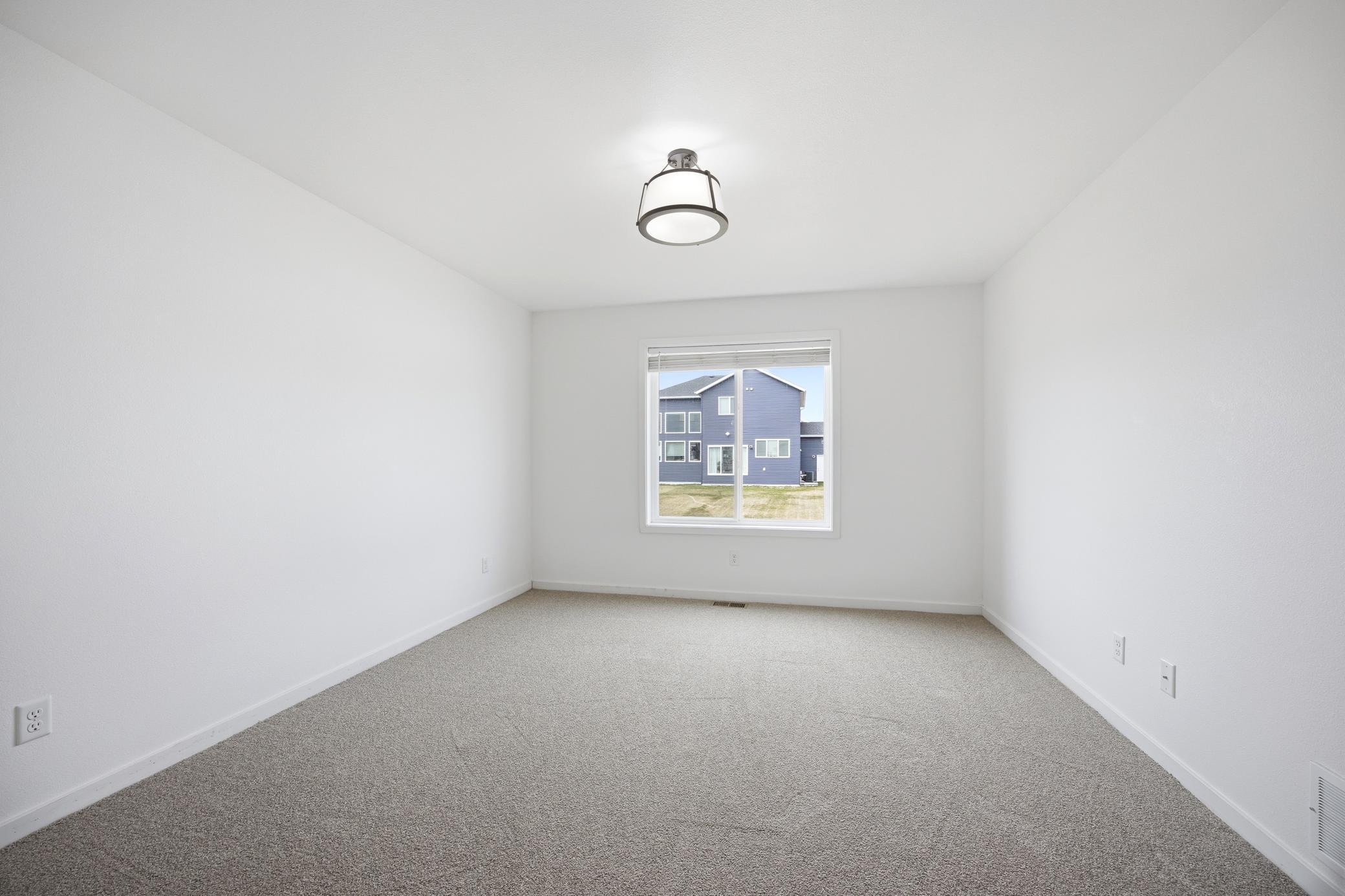 2595 72 S Avenue, Fargo ND 58104 - Photo 17 of 47