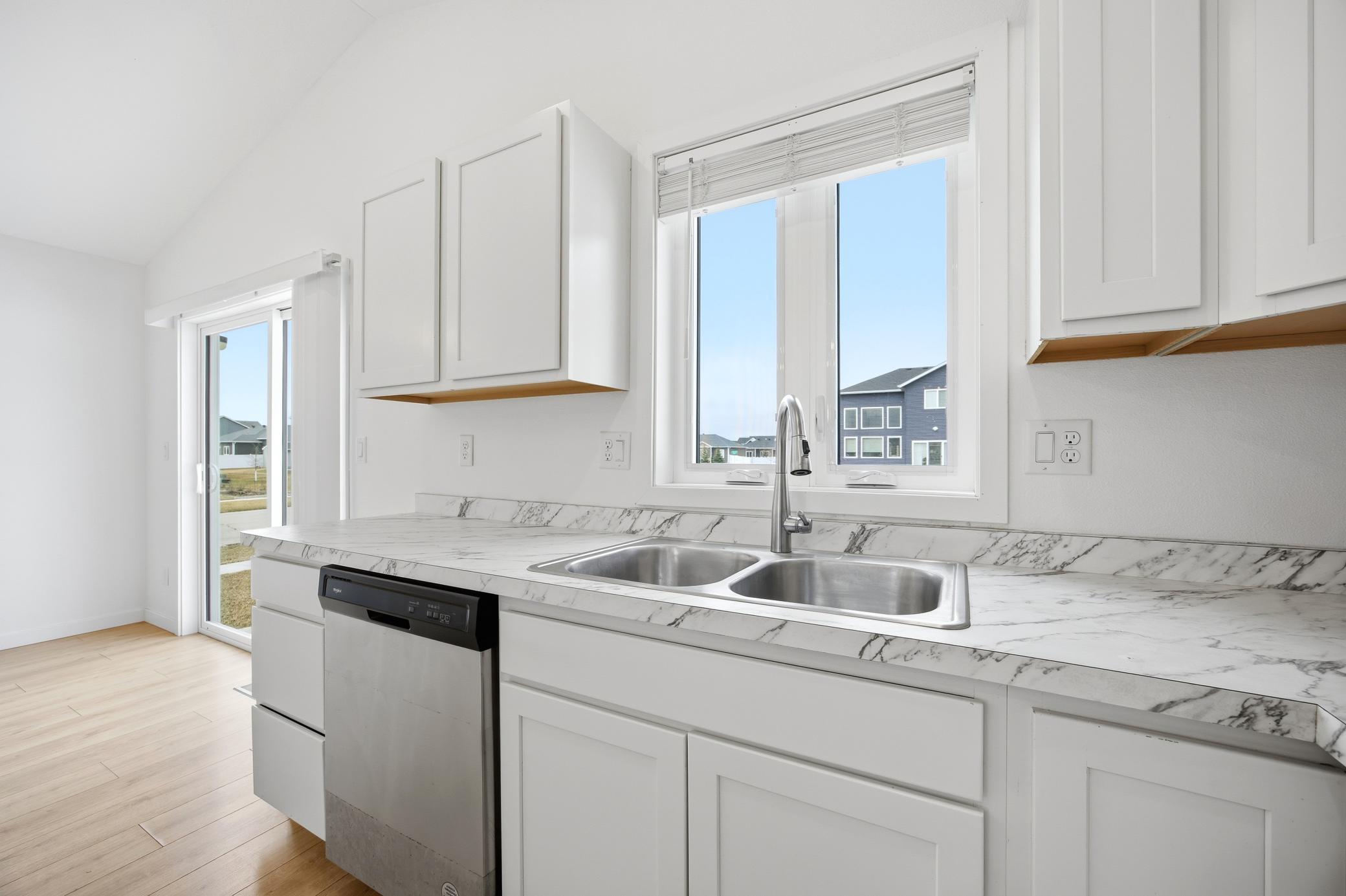 2595 72 S Avenue, Fargo ND 58104 - Photo 19 of 47