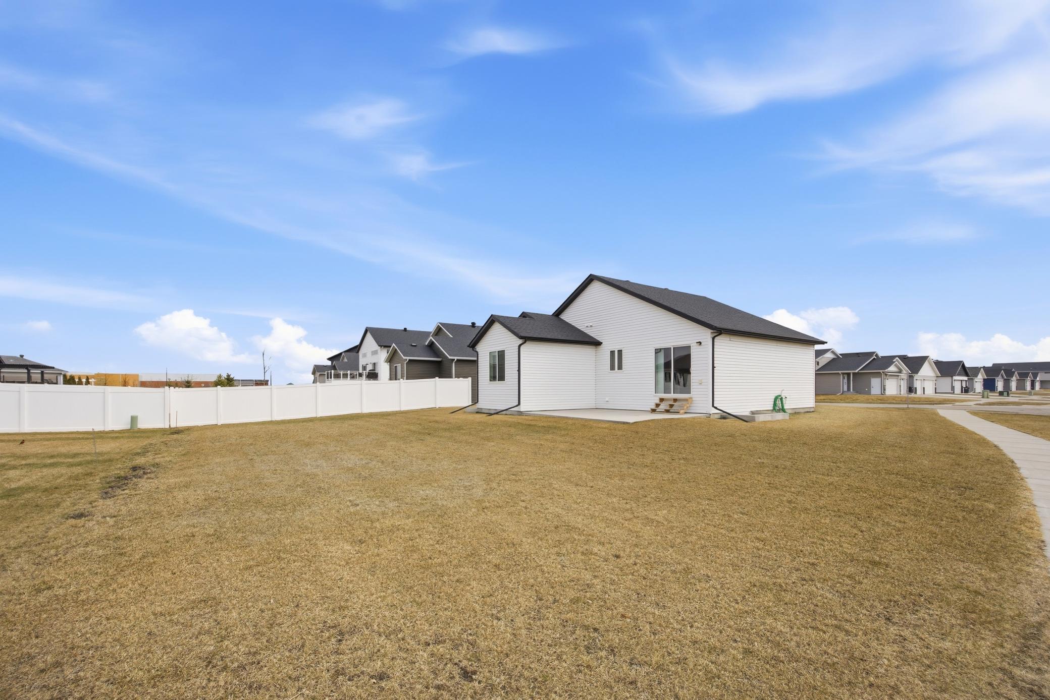 2595 72 S Avenue, Fargo ND 58104 - Photo 41 of 47