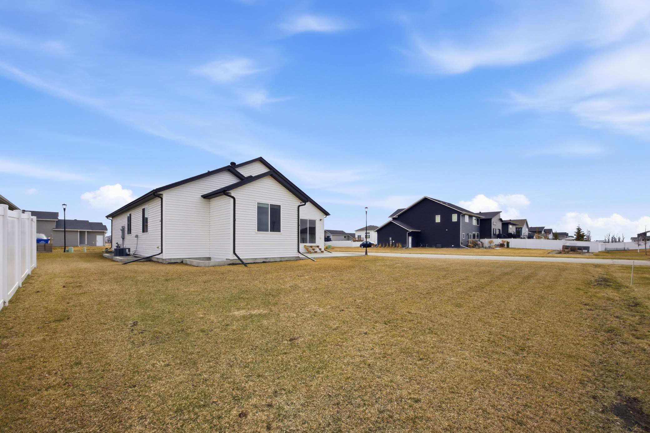 2595 72 S Avenue, Fargo ND 58104 - Photo 42 of 47