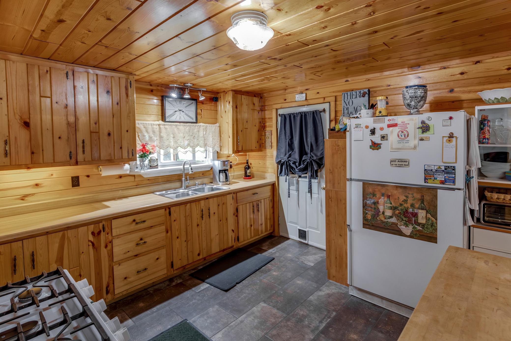 213 3rd Street N, Hackensack MN 56452 - Photo 2 of 43