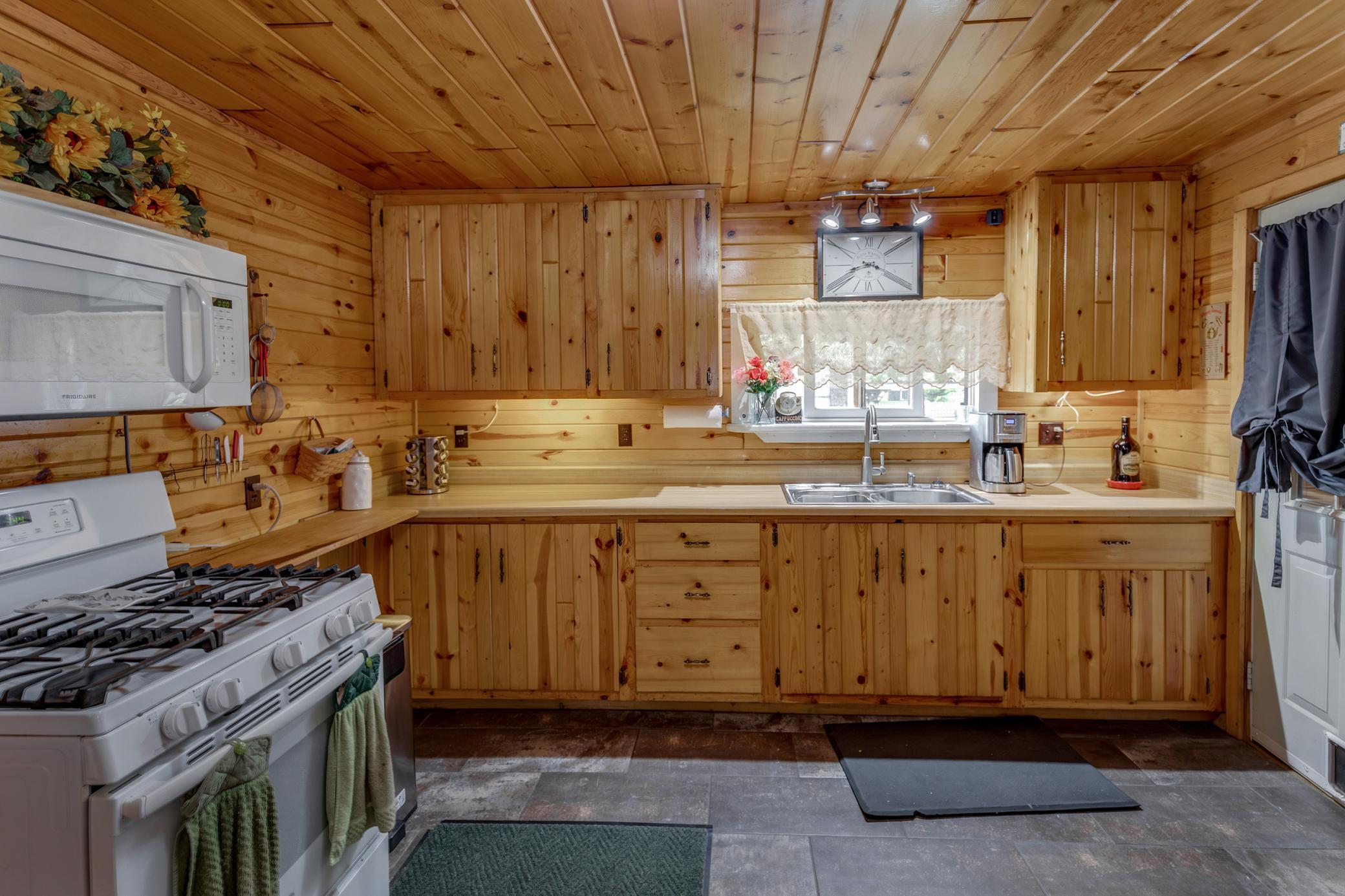 213 3rd Street N, Hackensack MN 56452 - Photo 8 of 43