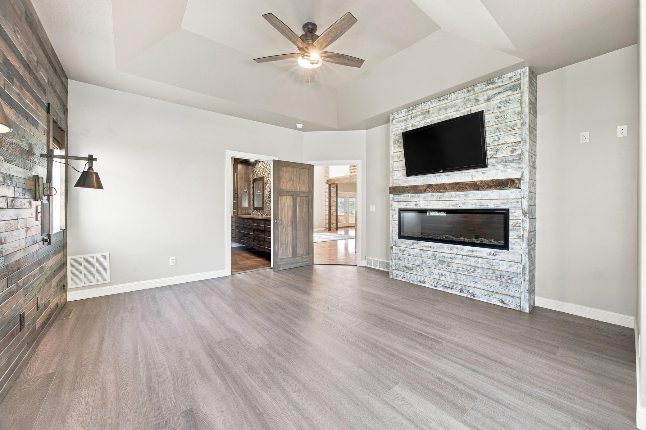 2003 single family home for sale at 4180 58th Street S in Fargo, ND — 6 bed, 4 bath (photo 16 of 49)