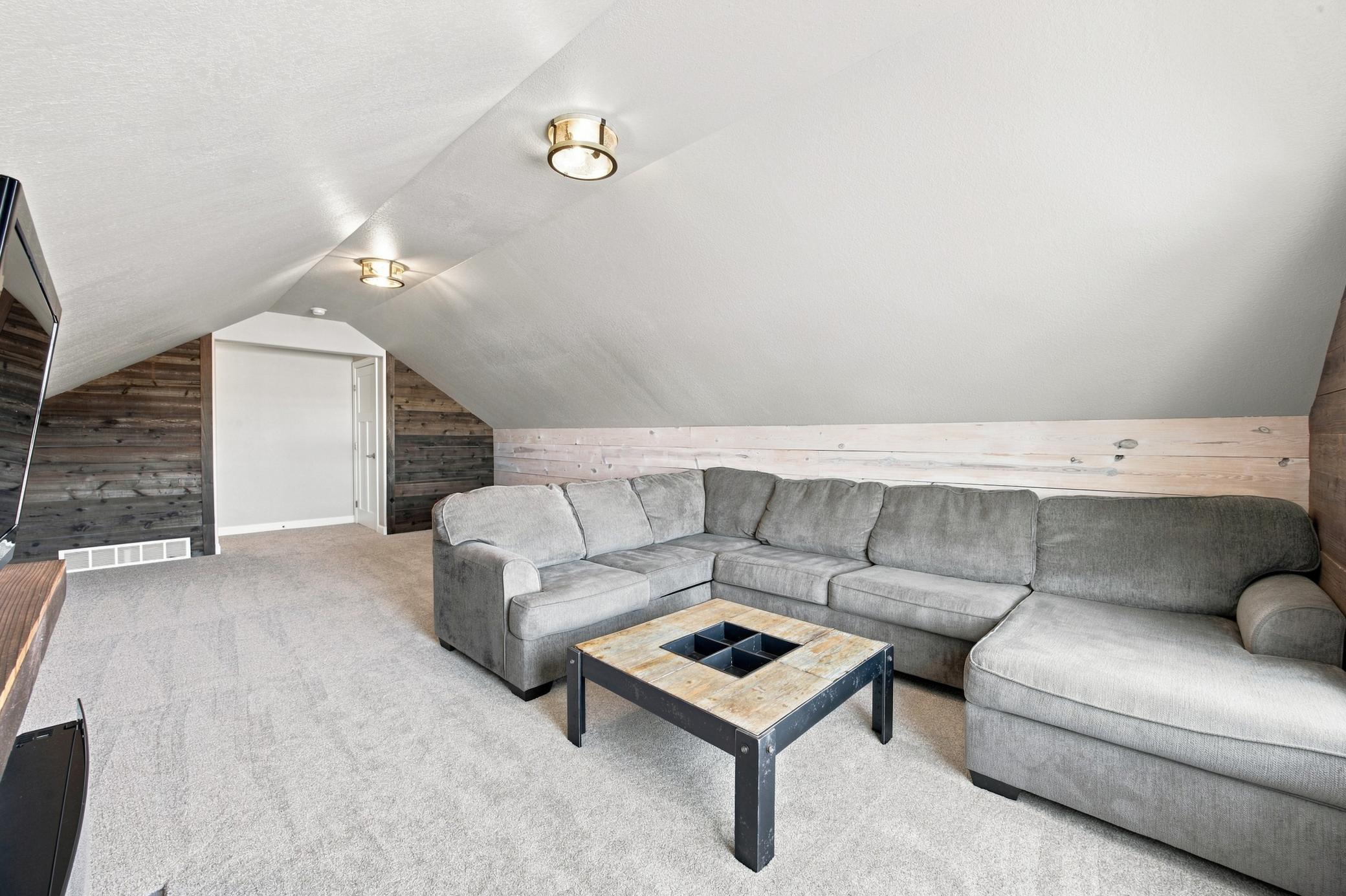2003 single family home for sale at 4180 58th Street S in Fargo, ND — 6 bed, 4 bath (photo 24 of 49)