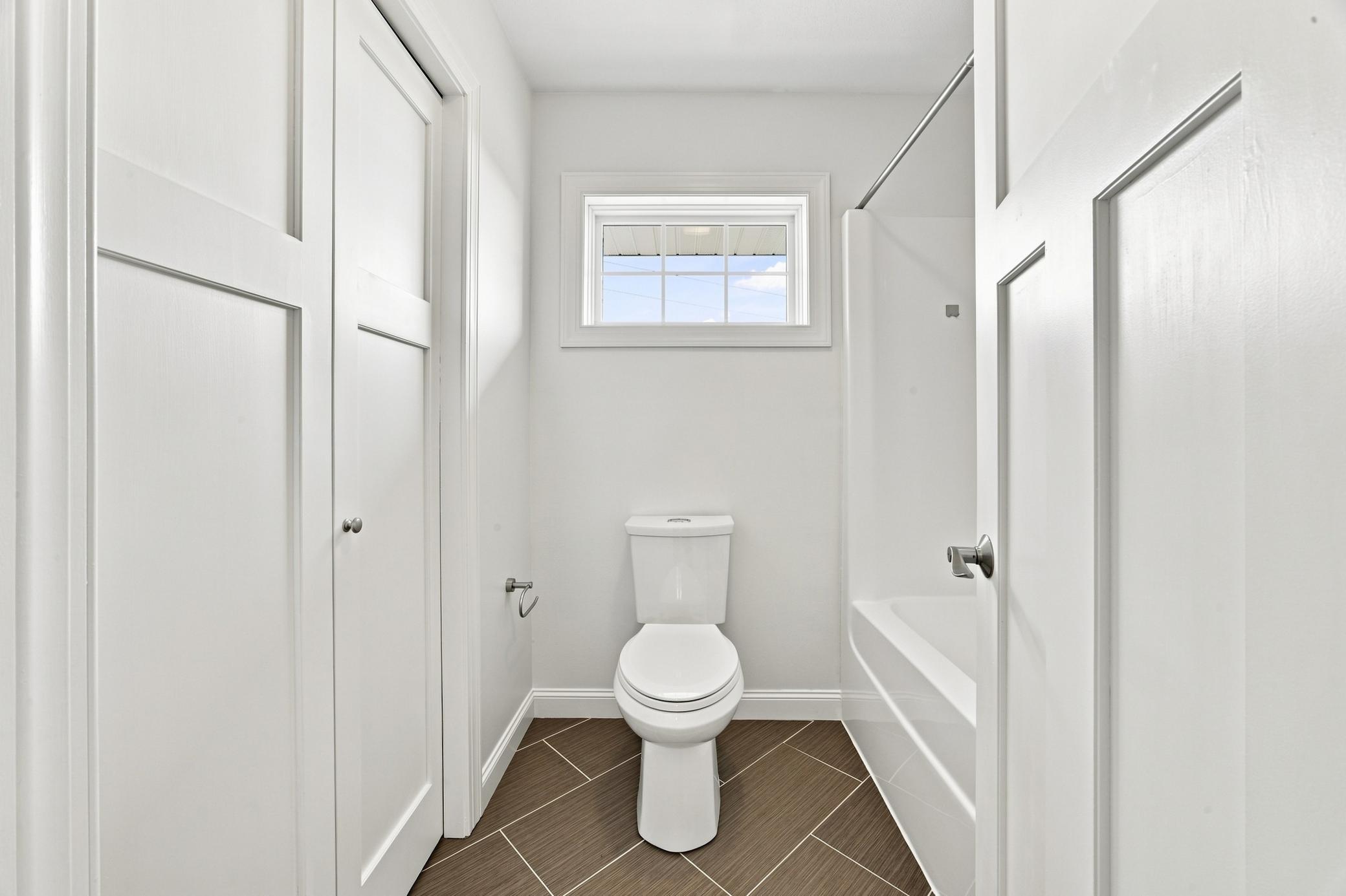 2003 single family home for sale at 4180 58th Street S in Fargo, ND — 6 bed, 4 bath (photo 31 of 49)