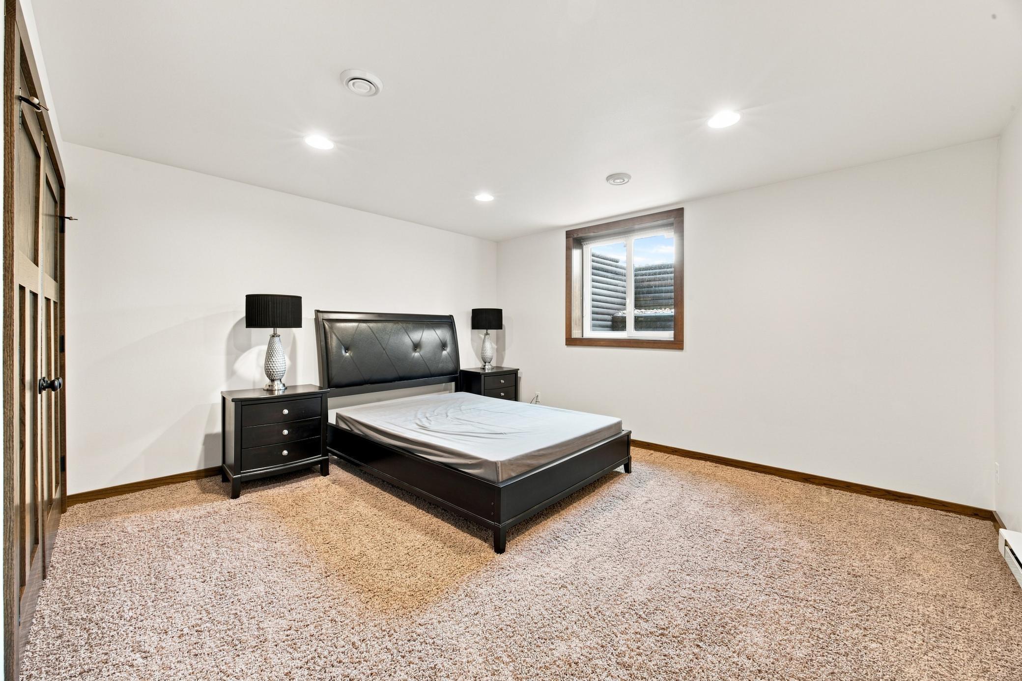2003 single family home for sale at 4180 58th Street S in Fargo, ND — 6 bed, 4 bath (photo 39 of 49)