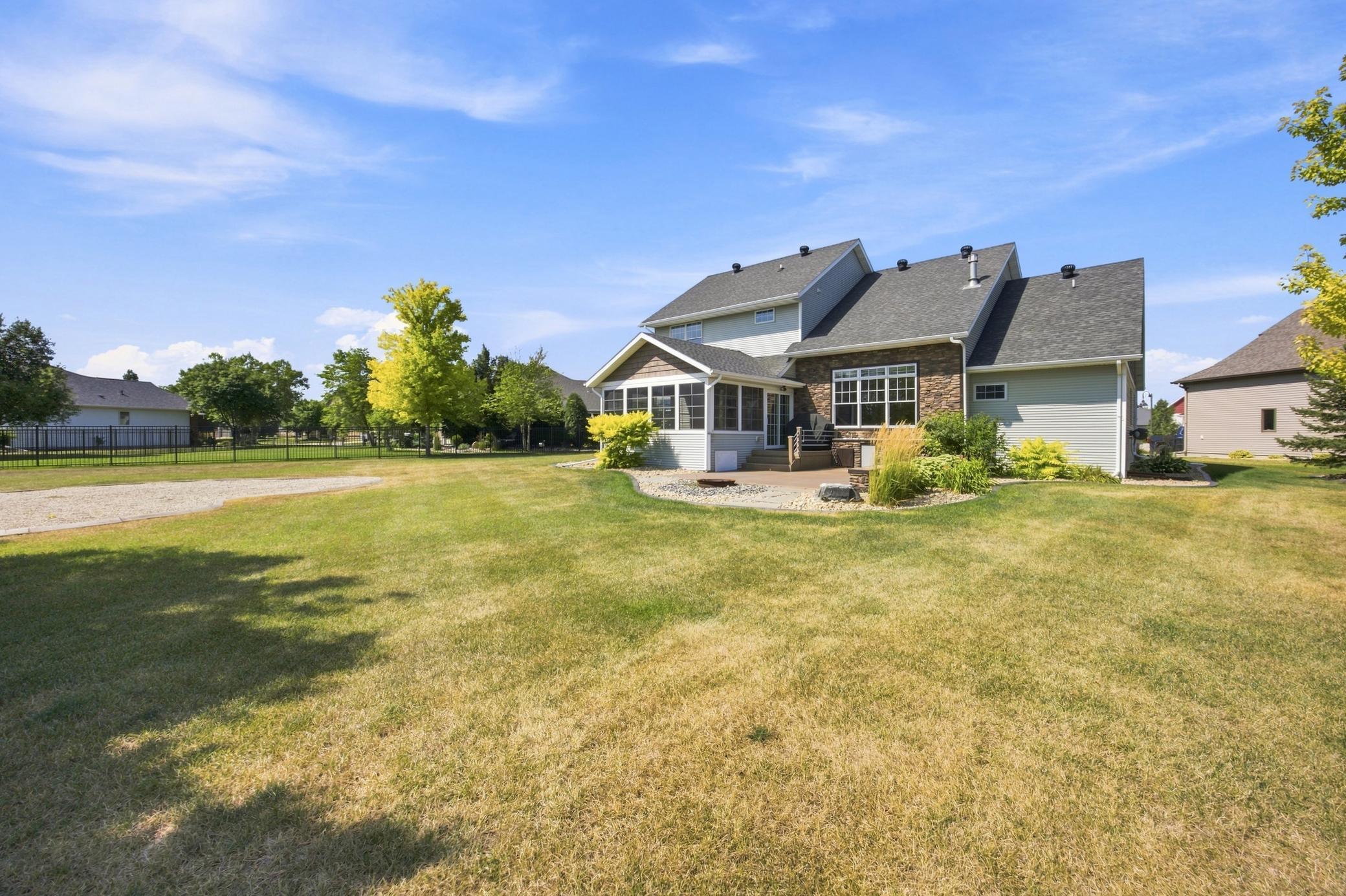 2003 single family home for sale at 4180 58th Street S in Fargo, ND — 6 bed, 4 bath (photo 46 of 49)