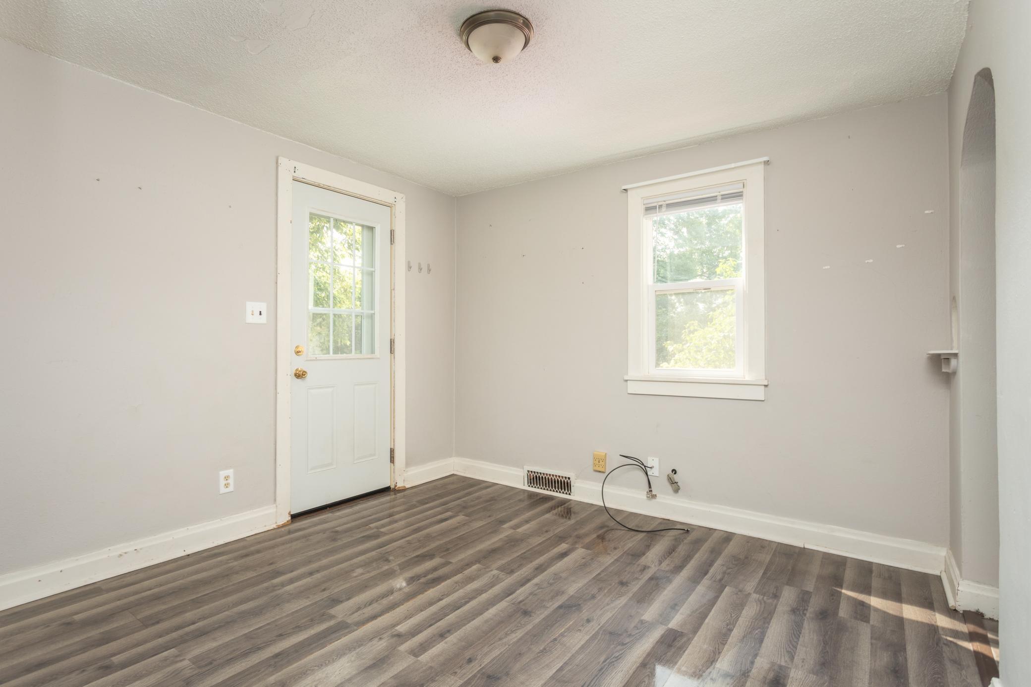 1938 single family home for sale at 408 Kenwood Street in Alexandria, MN — 3 bed, 1 bath (photo 3 of 21)