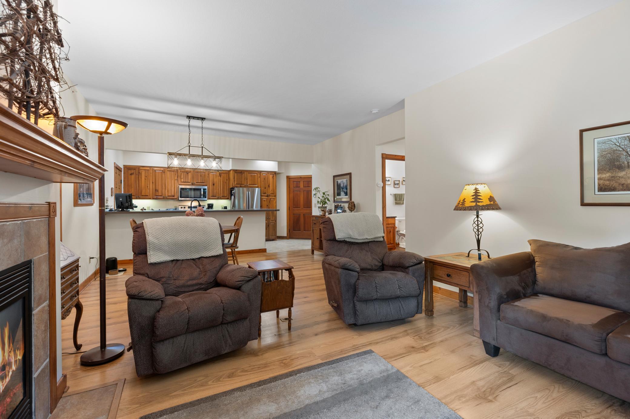 1999 townhouse for sale at 36275 Pine Bay Circle, Unit 303 in Crosslake, MN — 2 bed, 2 bath (photo 12 of 47)