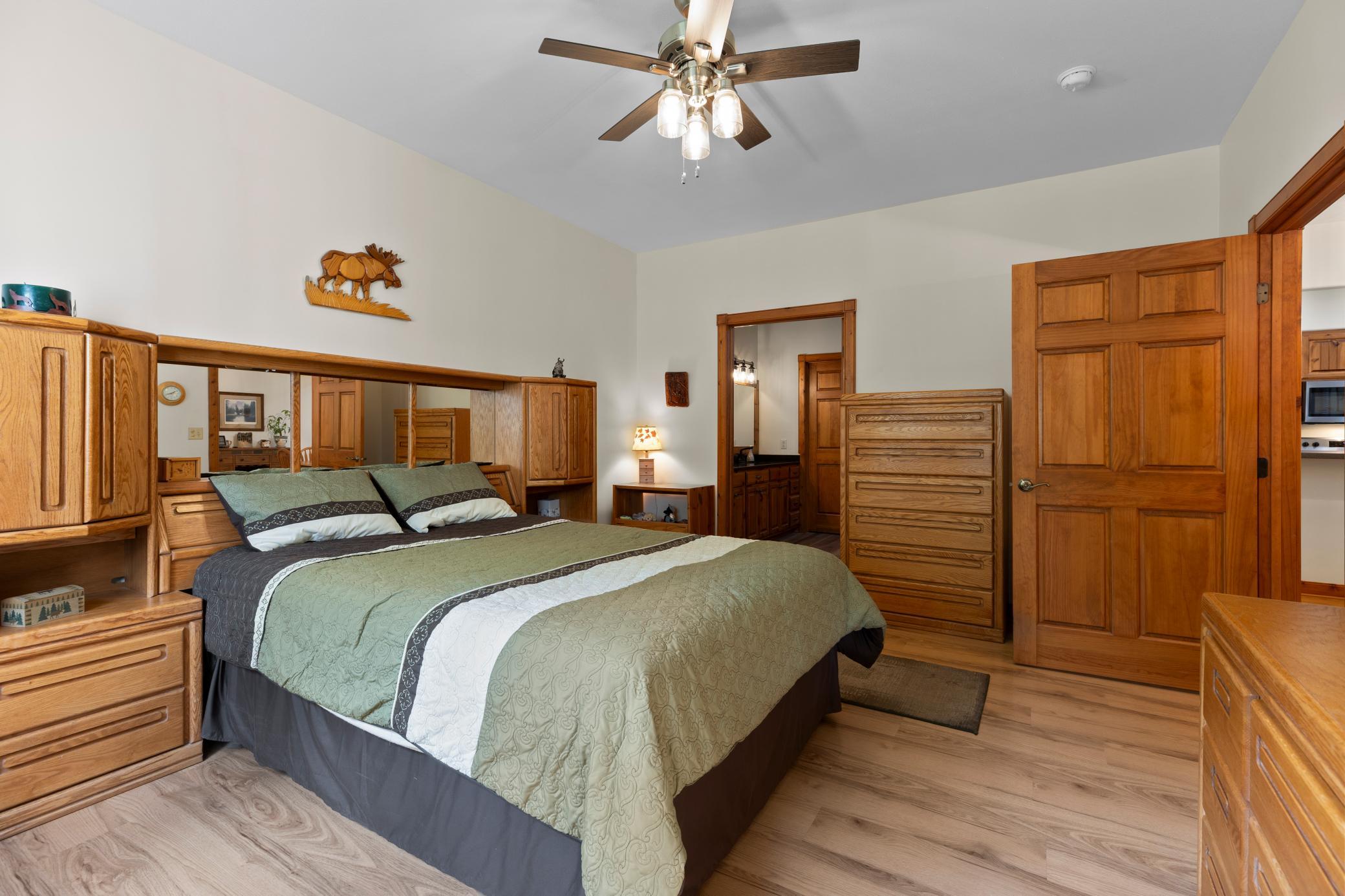 1999 townhouse for sale at 36275 Pine Bay Circle, Unit 303 in Crosslake, MN — 2 bed, 2 bath (photo 20 of 47)