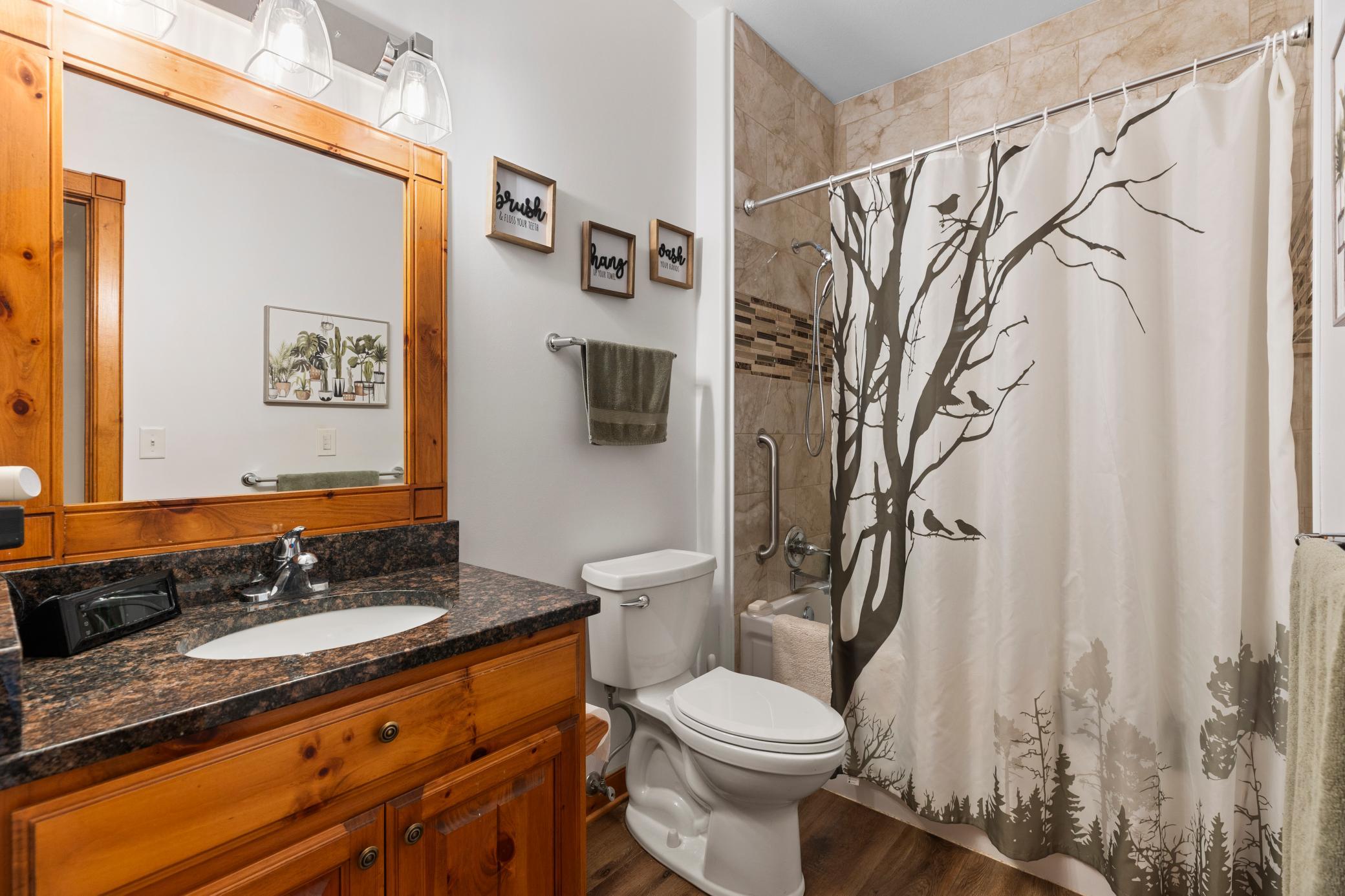1999 townhouse for sale at 36275 Pine Bay Circle, Unit 303 in Crosslake, MN — 2 bed, 2 bath (photo 24 of 47)