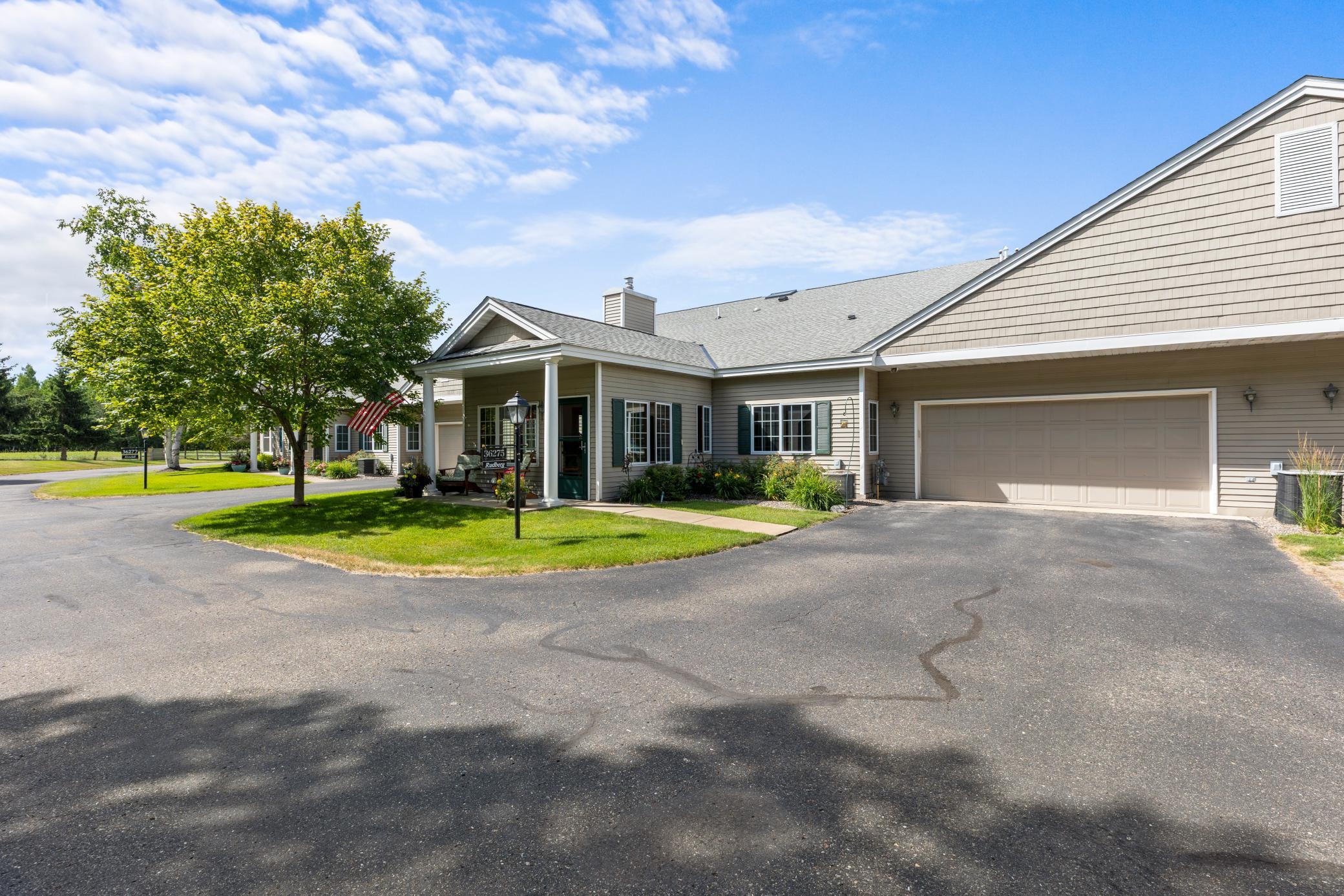 1999 townhouse for sale at 36275 Pine Bay Circle, Unit 303 in Crosslake, MN — 2 bed, 2 bath (photo 4 of 47)