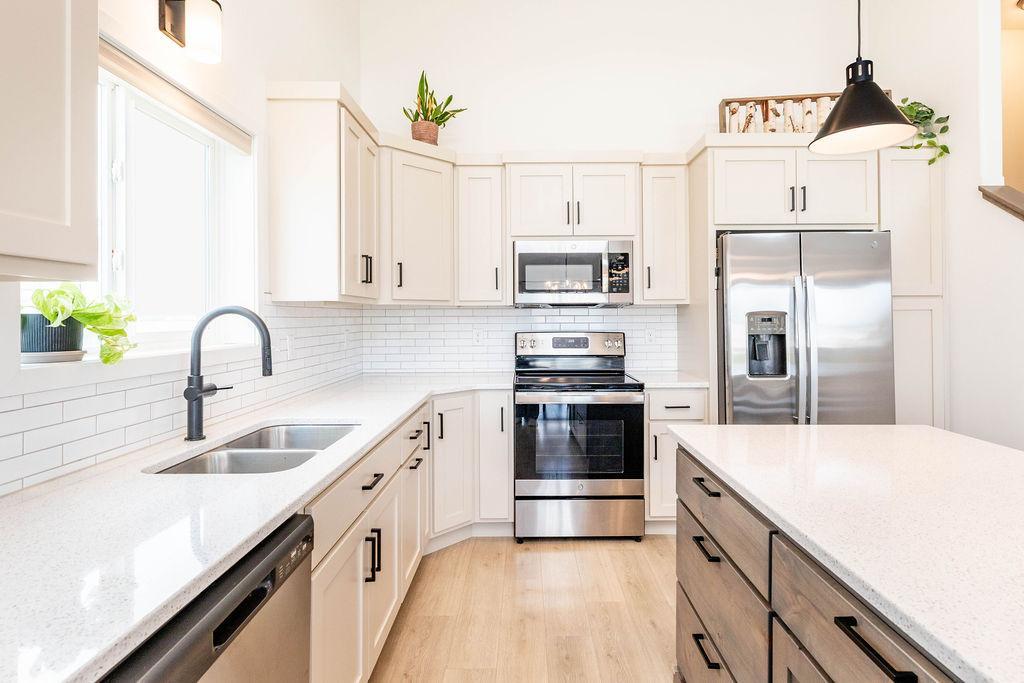 2023 single family home for sale at 6373 Saint Ann Avenue in Horace, ND — 3 bed, 3 bath (photo 5 of 30)