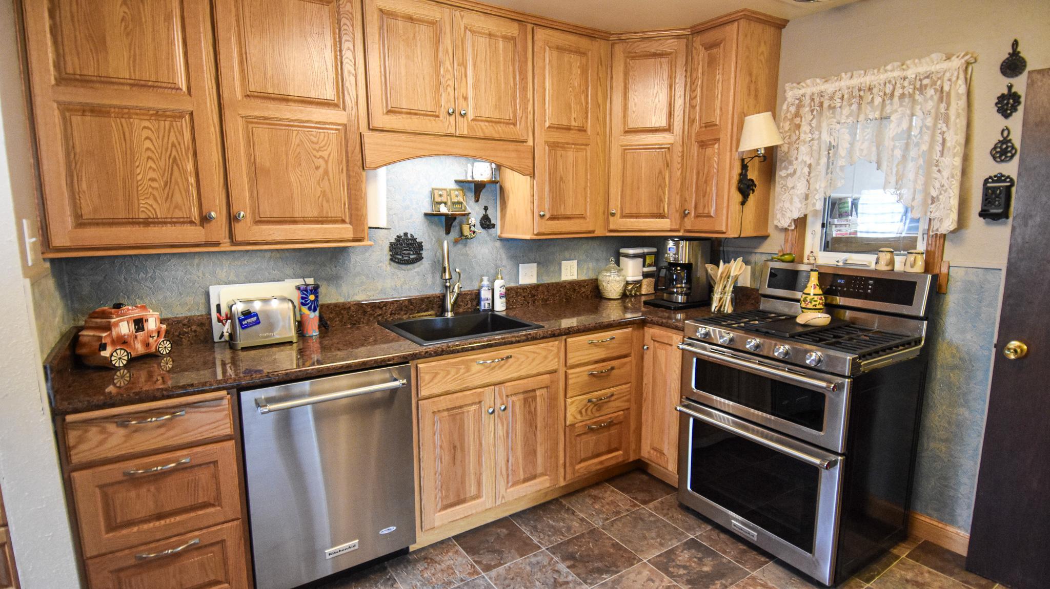 516 Saint Paul Avenue S, Thief River Falls MN 56701 - Photo 13 of 56