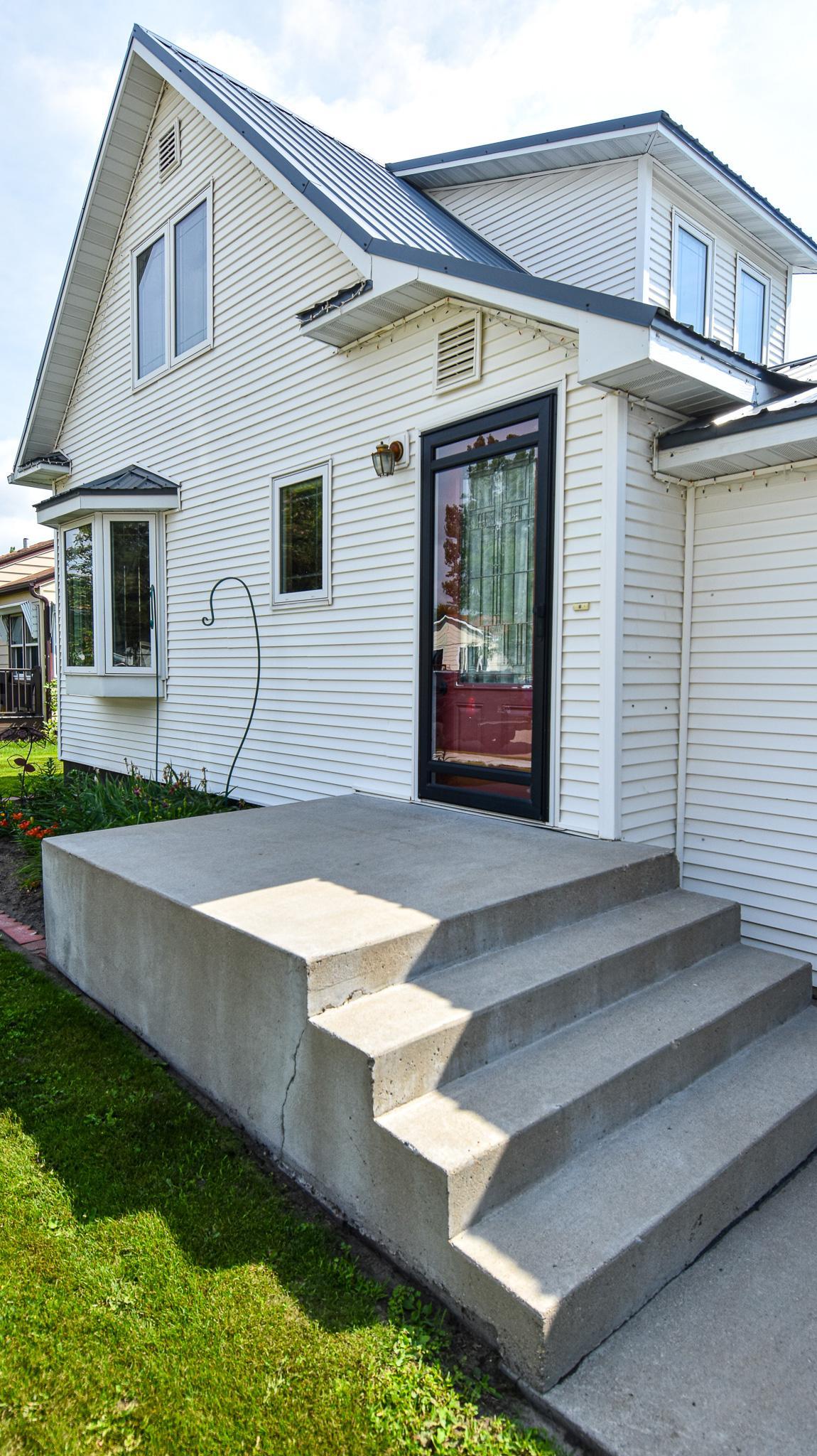 516 Saint Paul Avenue S, Thief River Falls MN 56701 - Photo 5 of 56