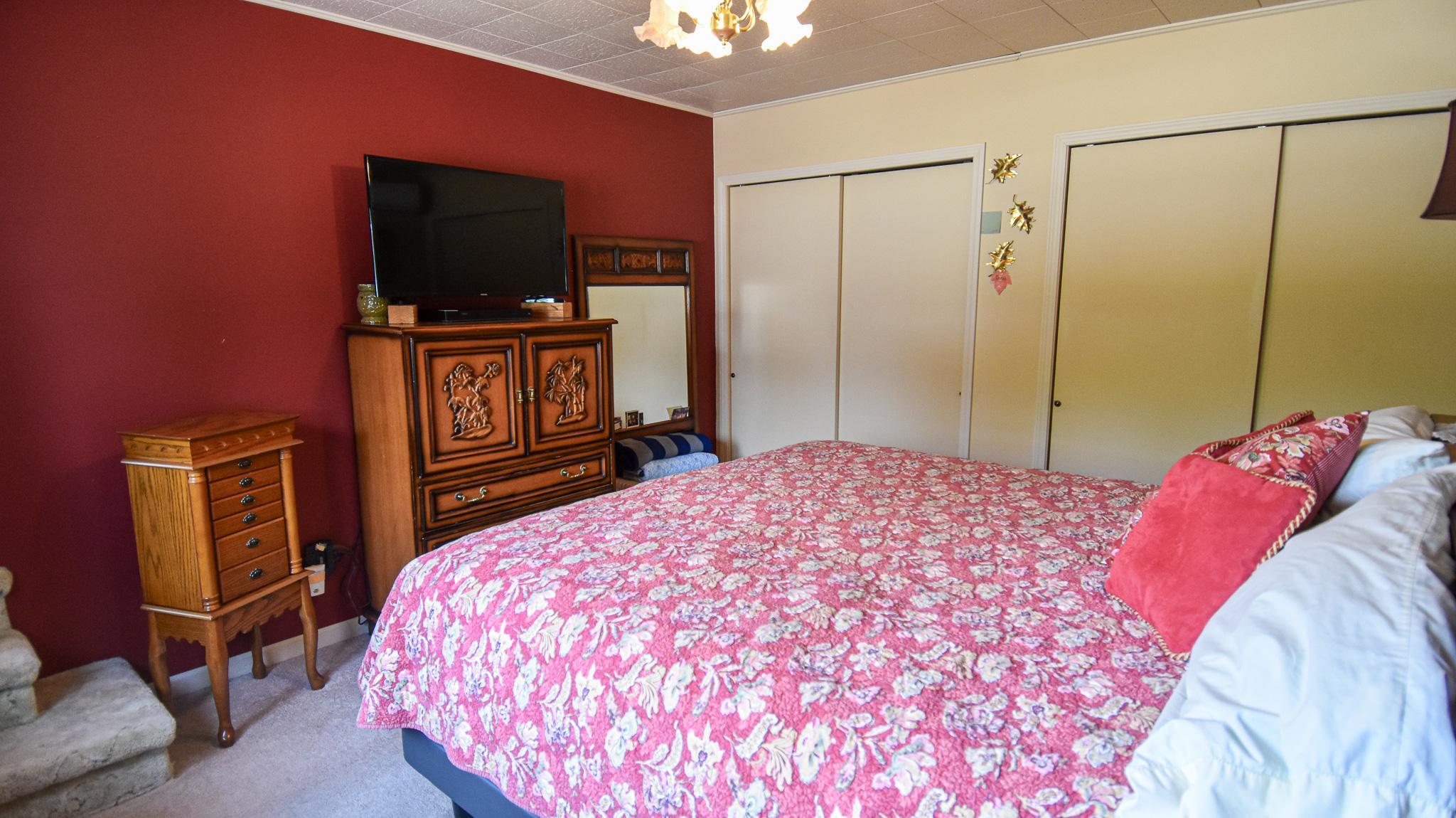 516 Saint Paul Avenue S, Thief River Falls MN 56701 - Photo 9 of 56