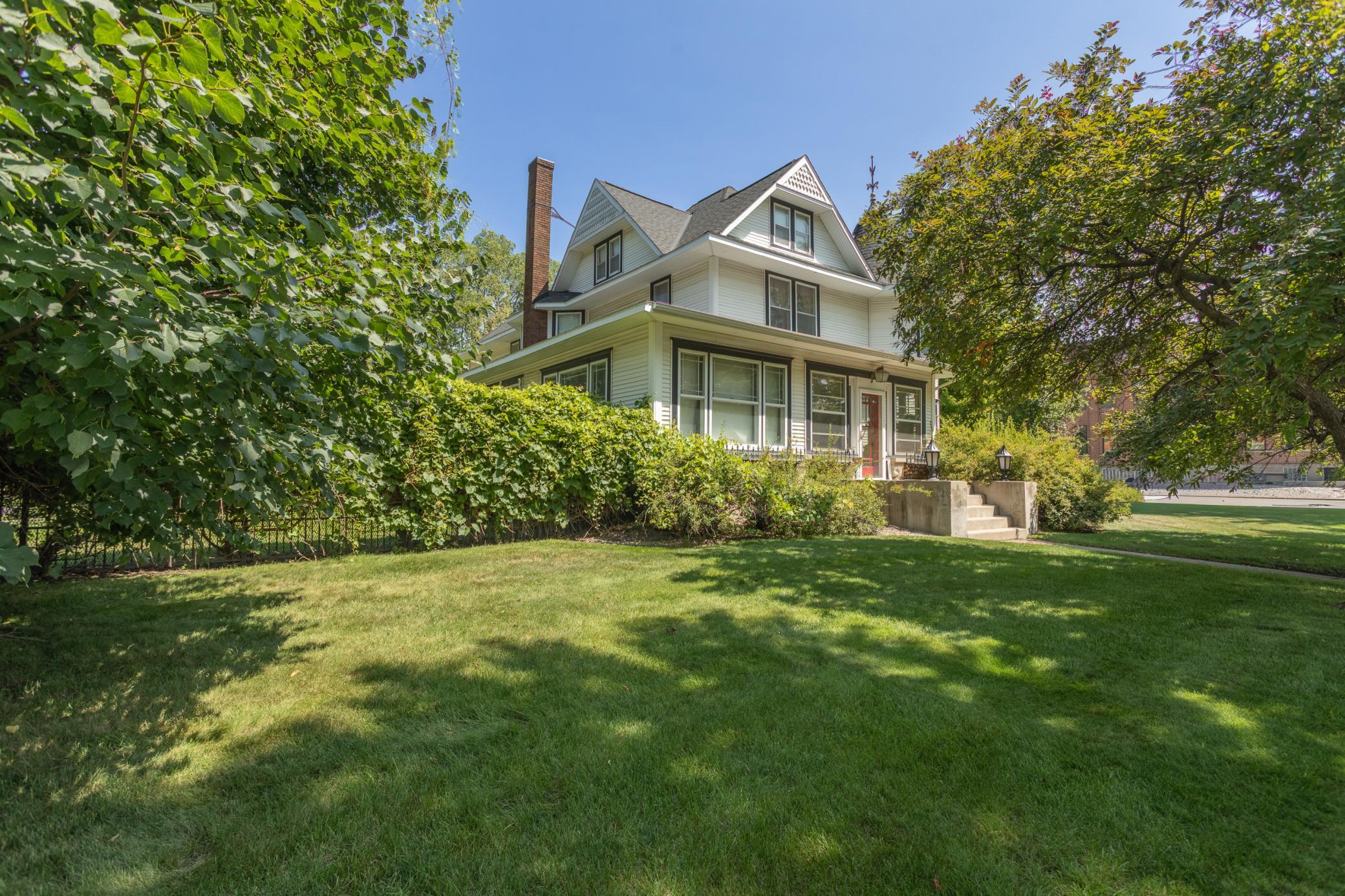 1902 single family home for sale at 721 6th Avenue E in Alexandria, MN — 6 bed, 4 bath (photo 11 of 119)