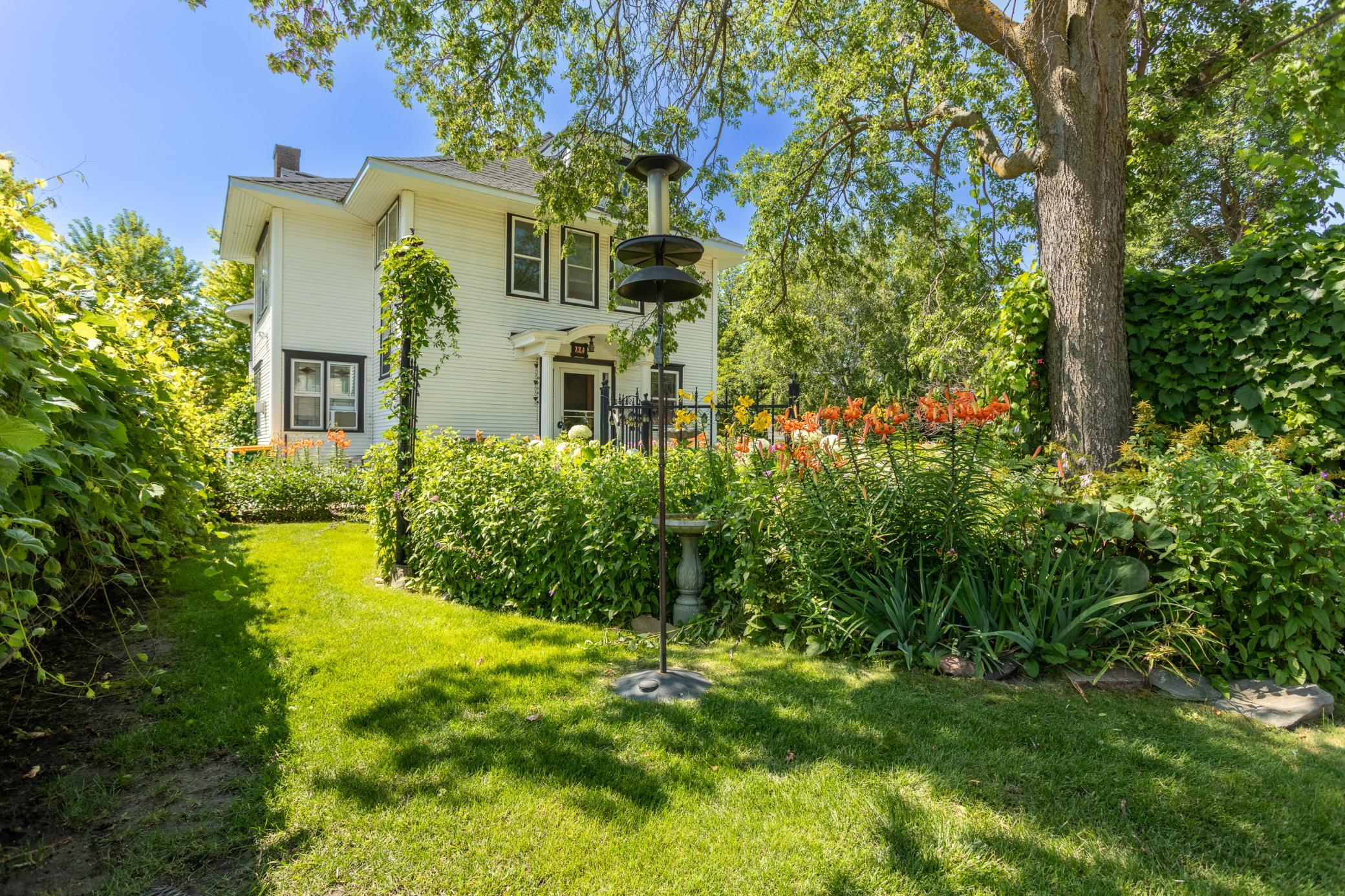 1902 single family home for sale at 721 6th Avenue E in Alexandria, MN — 6 bed, 4 bath (photo 14 of 119)