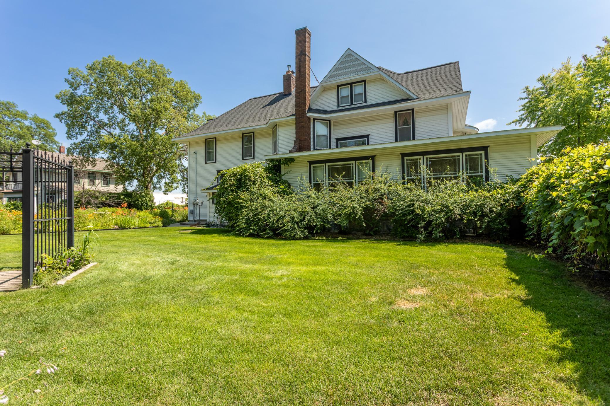 1902 single family home for sale at 721 6th Avenue E in Alexandria, MN — 6 bed, 4 bath (photo 16 of 119)