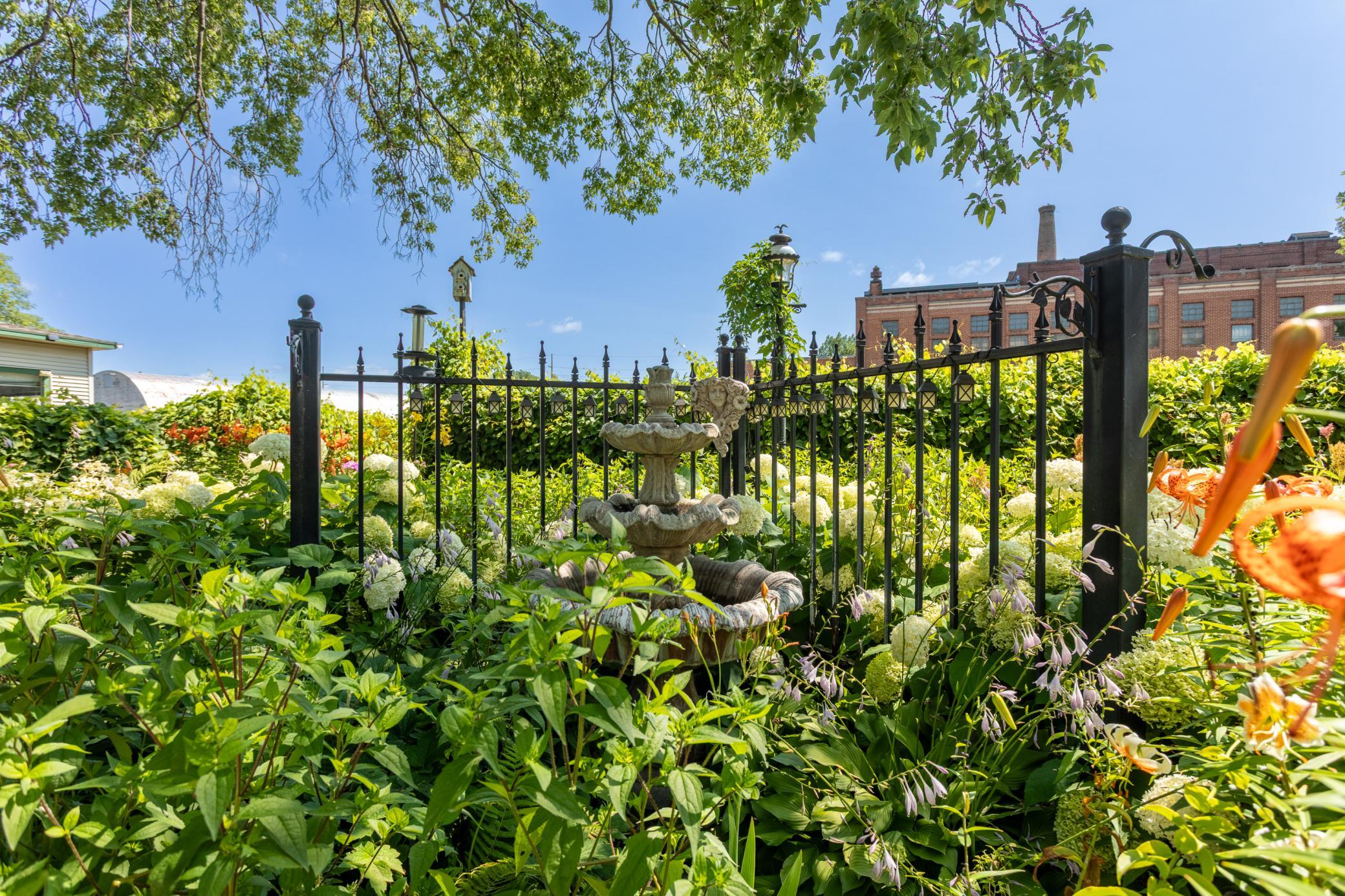 1902 single family home for sale at 721 6th Avenue E in Alexandria, MN — 6 bed, 4 bath (photo 18 of 119)