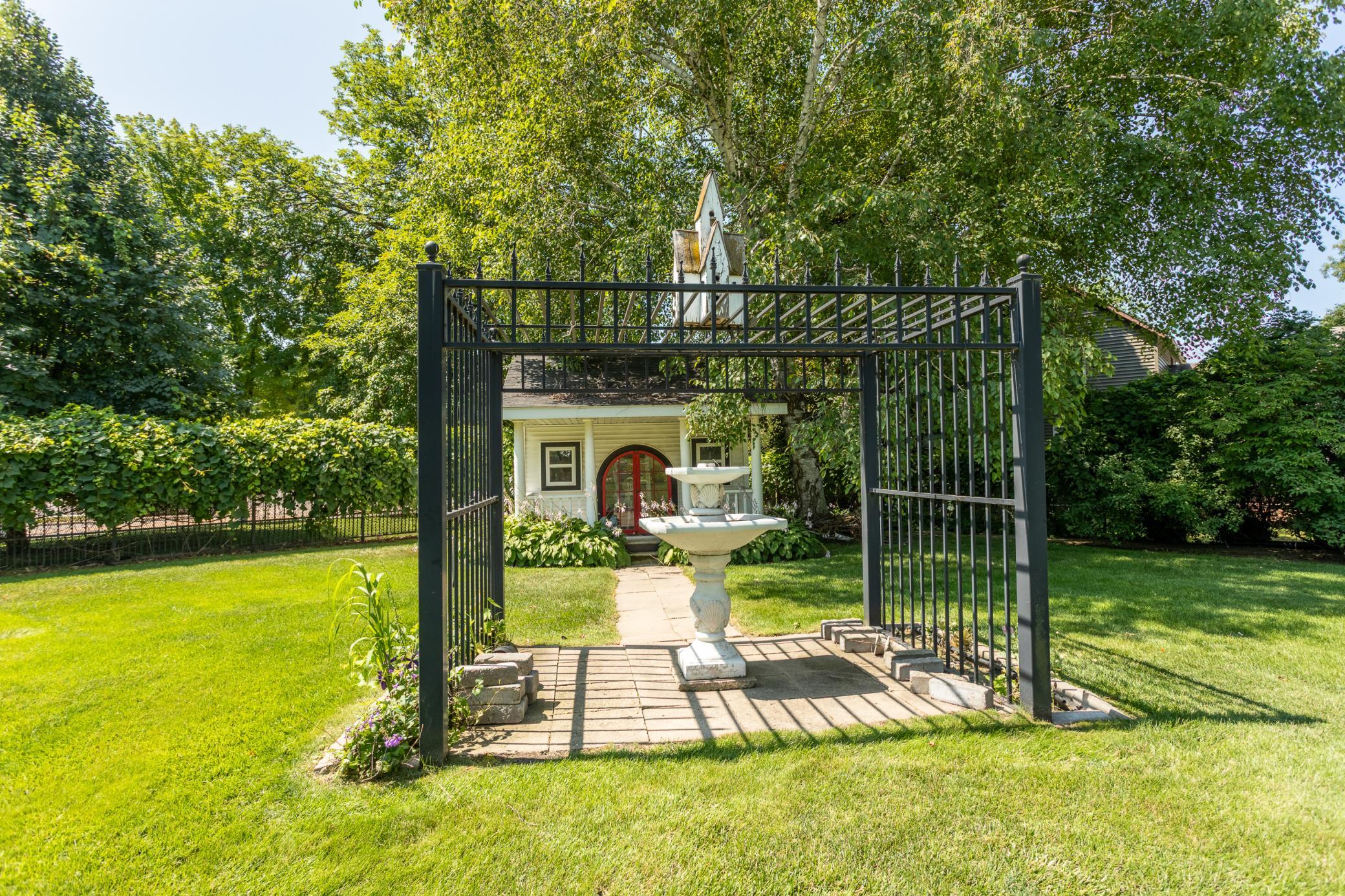 1902 single family home for sale at 721 6th Avenue E in Alexandria, MN — 6 bed, 4 bath (photo 28 of 119)
