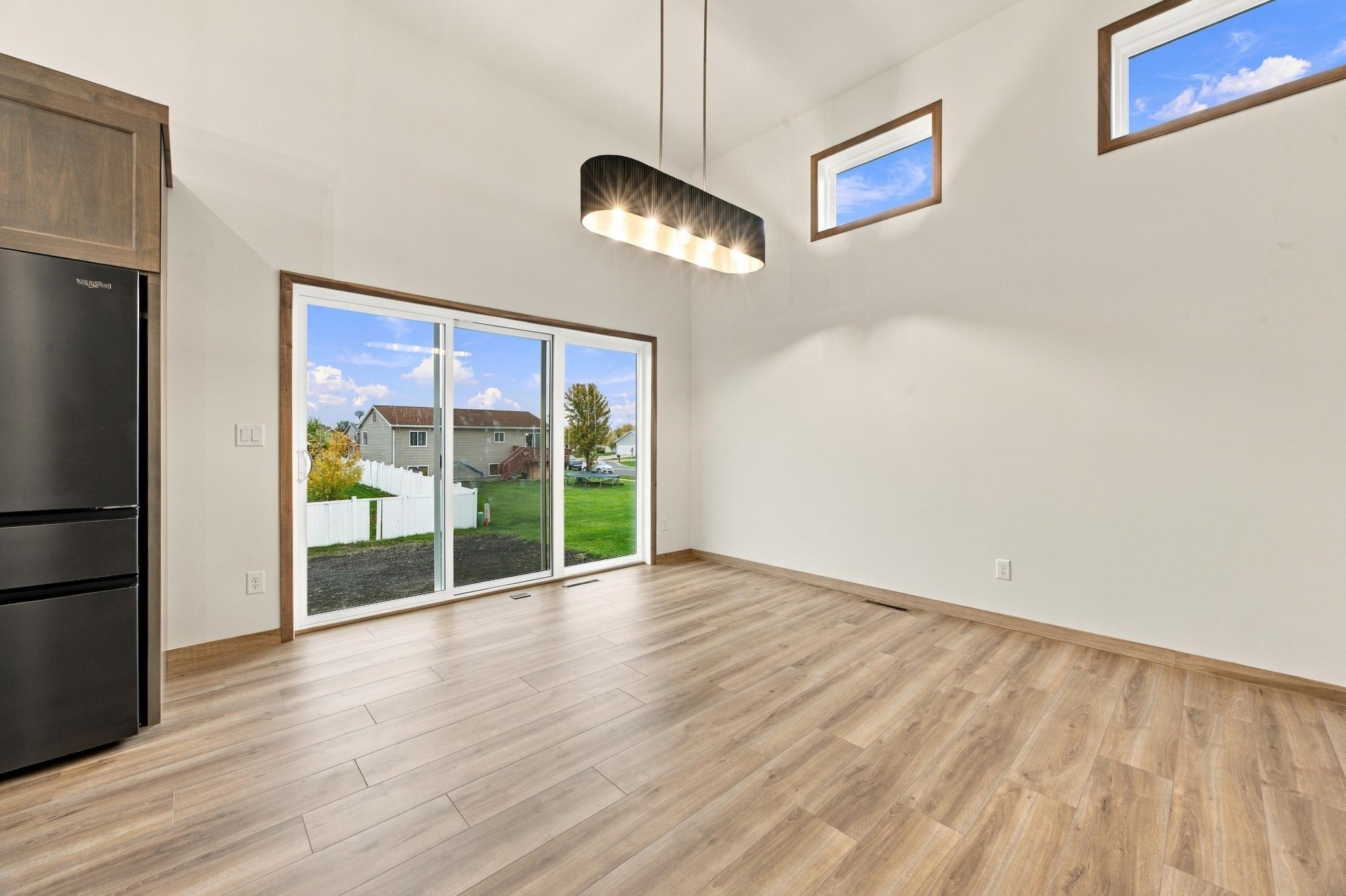 2026 single family home for sale at 6183 Bennett Court S in Fargo, ND — 5 bed, 3 bath (photo 11 of 33)