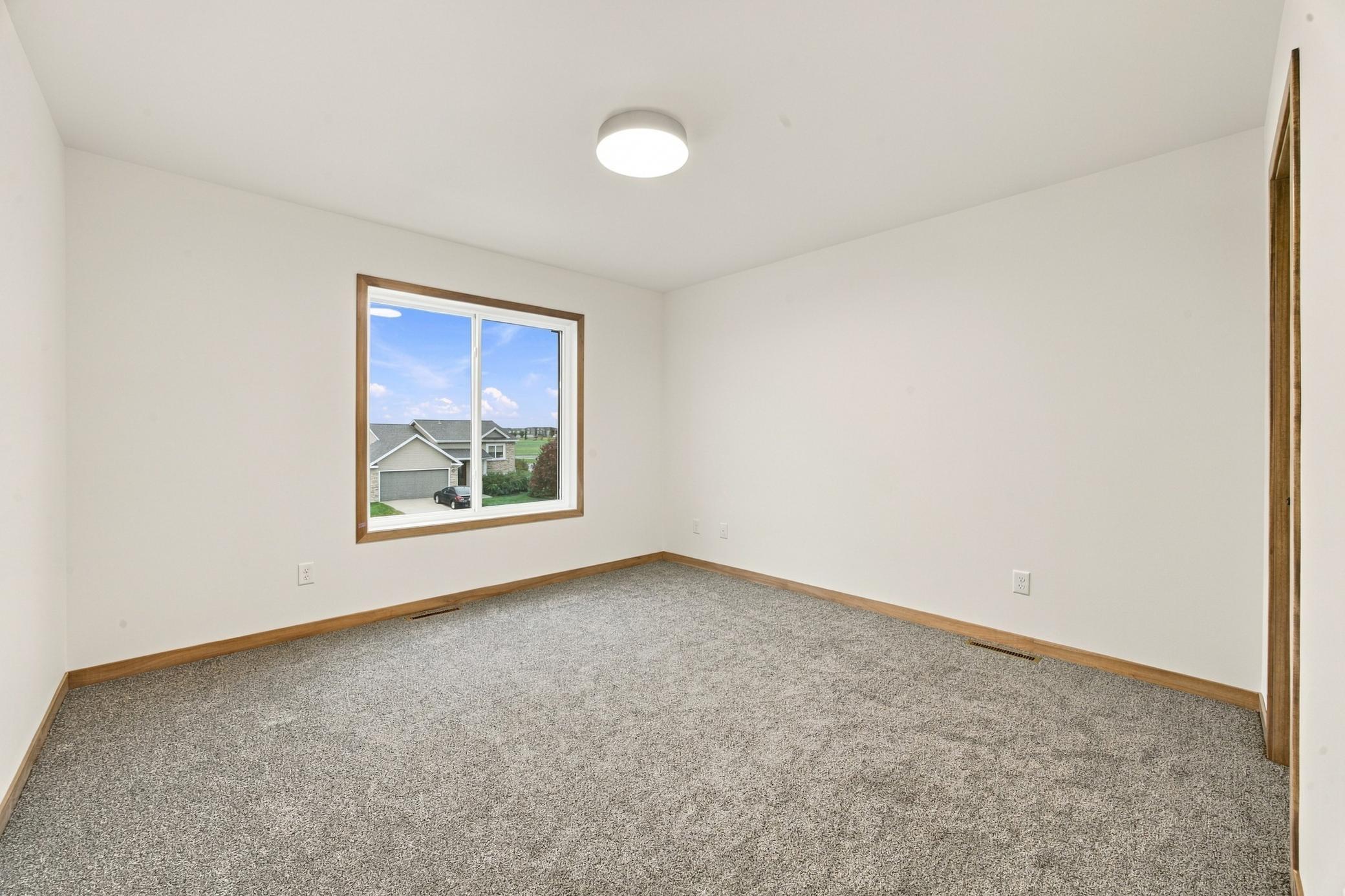 2026 single family home for sale at 6183 Bennett Court S in Fargo, ND — 5 bed, 3 bath (photo 19 of 33)