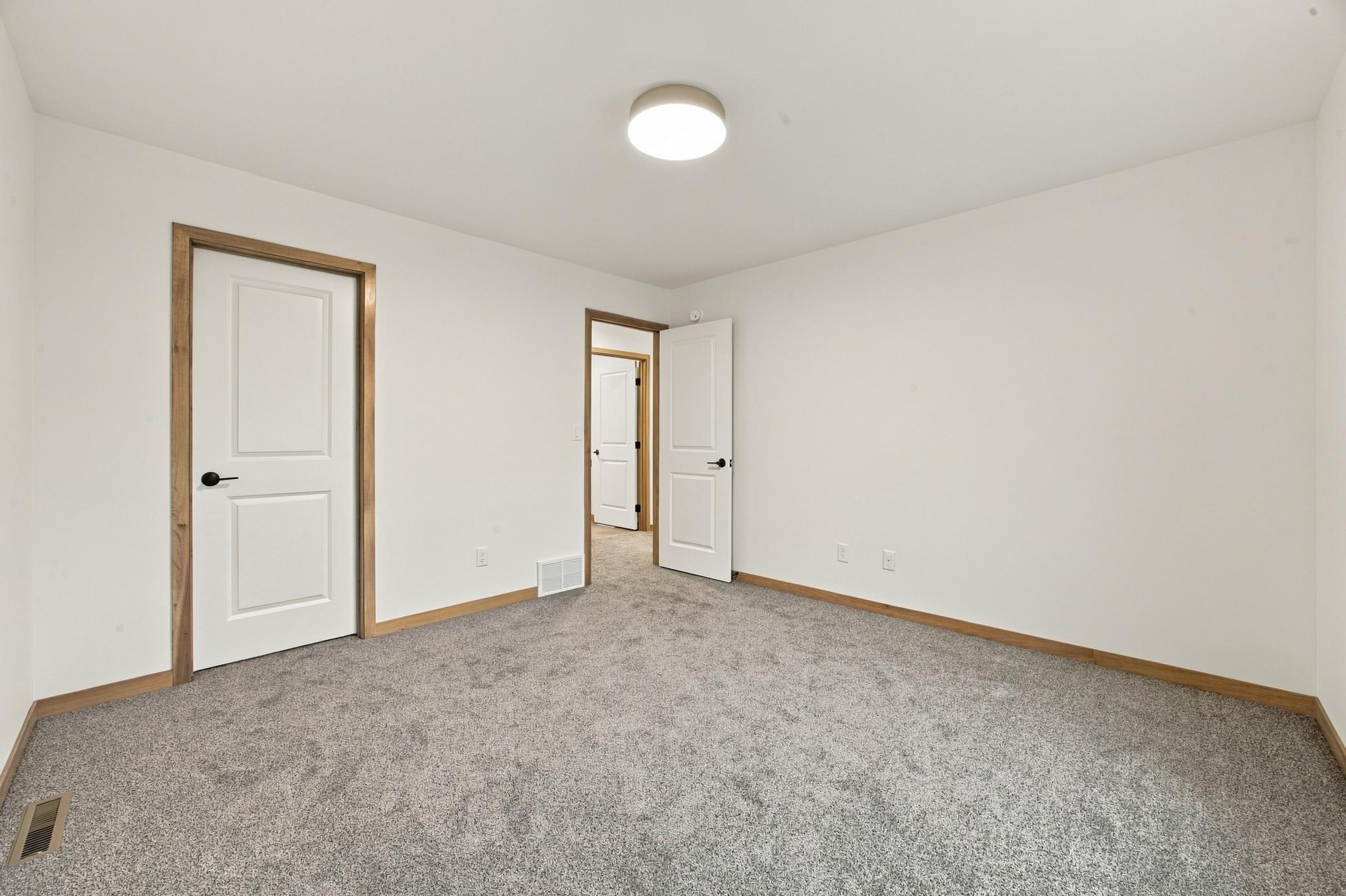 2026 single family home for sale at 6183 Bennett Court S in Fargo, ND — 5 bed, 3 bath (photo 20 of 33)