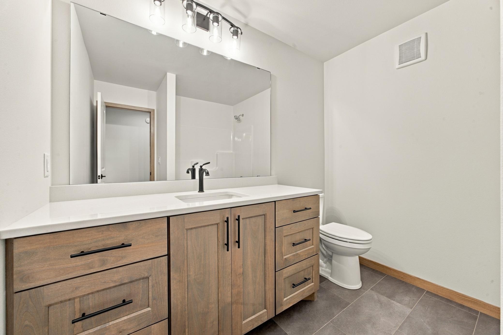 2026 single family home for sale at 6183 Bennett Court S in Fargo, ND — 5 bed, 3 bath (photo 23 of 33)