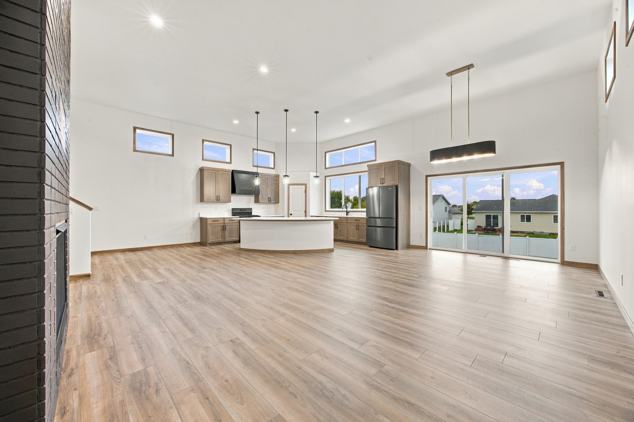 2026 single family home for sale at 6183 Bennett Court S in Fargo, ND — 5 bed, 3 bath (photo 7 of 33)
