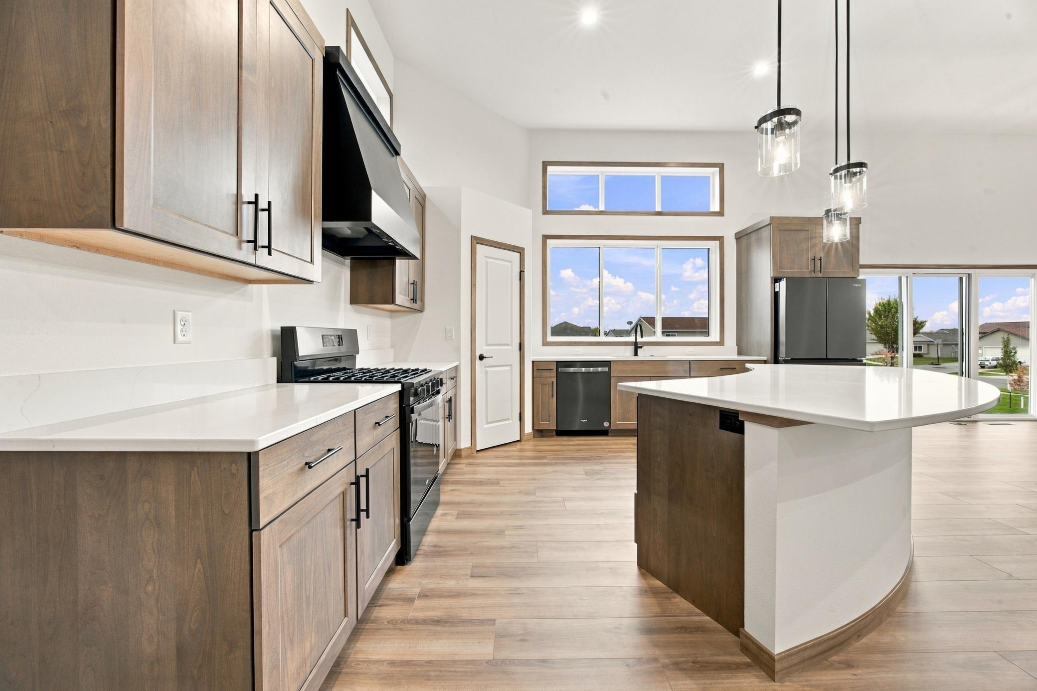 2026 single family home for sale at 6183 Bennett Court S in Fargo, ND — 5 bed, 3 bath (photo 9 of 33)