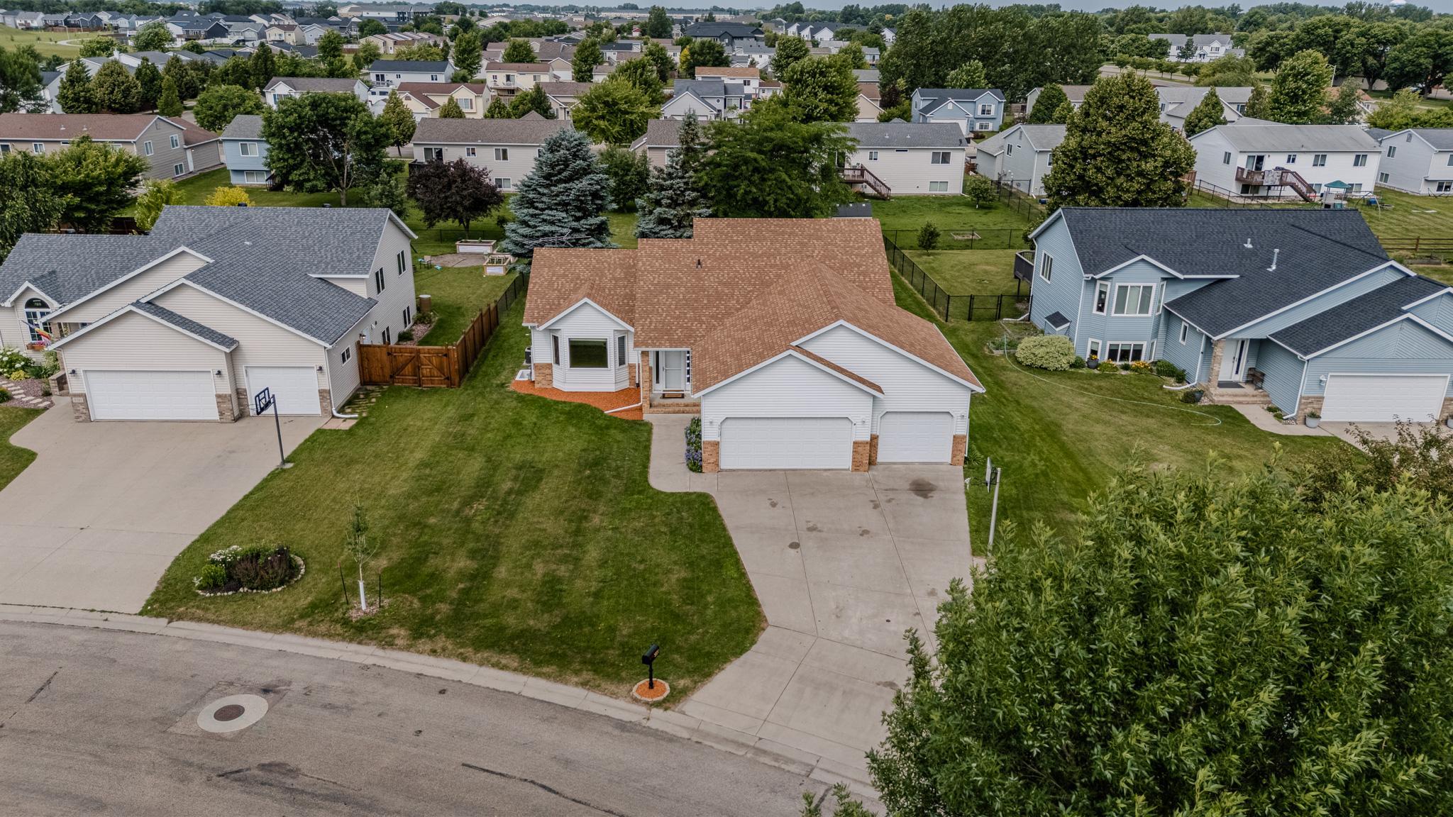 3317 Westmoor Drive, Moorhead MN 56560 - Photo 3 of 45