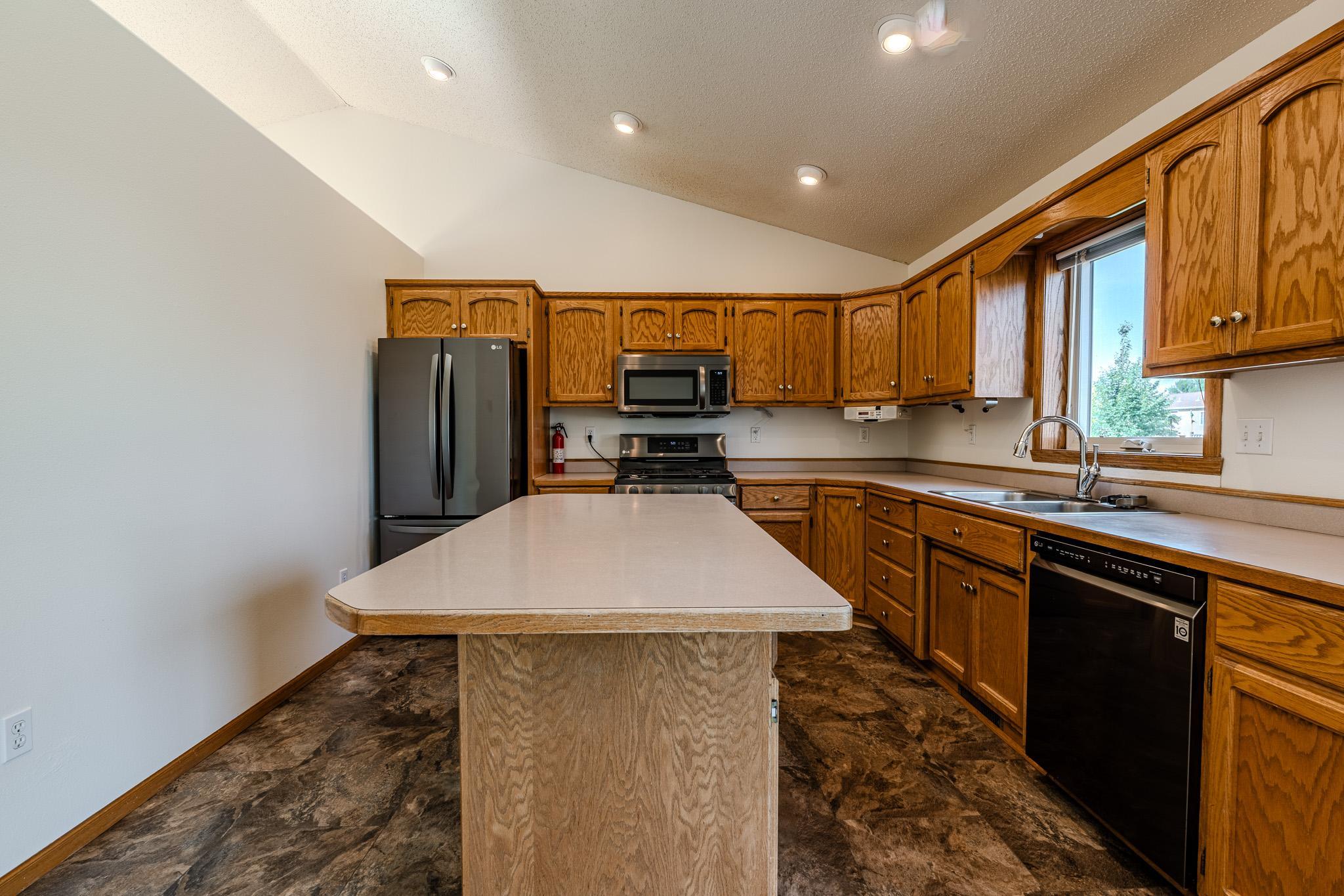 3317 Westmoor Drive, Moorhead MN 56560 - Photo 23 of 45