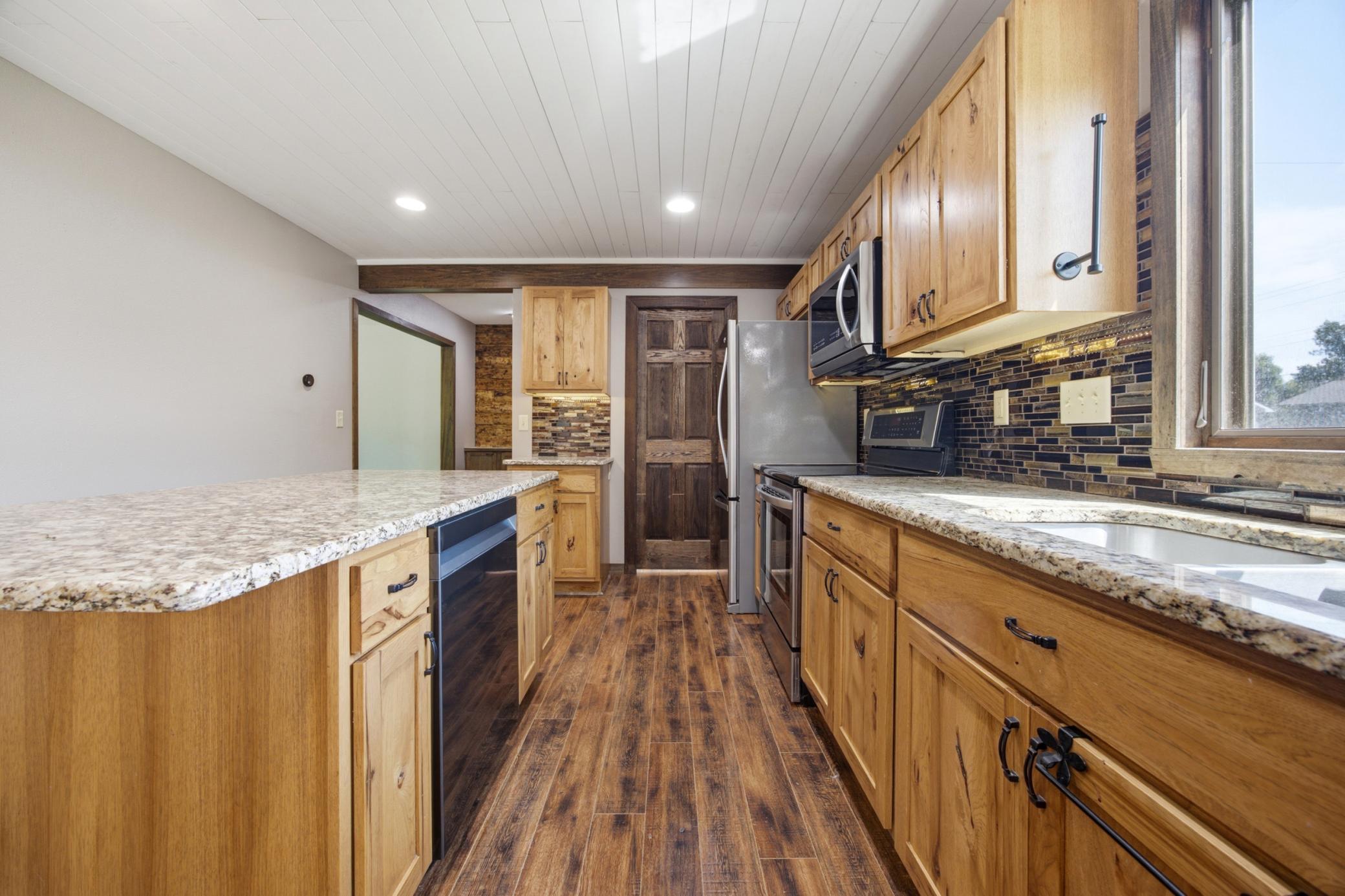 1976 single family home for sale at 1426 23rd Street S in Fargo, ND — 4 bed, 4 bath (photo 12 of 58)