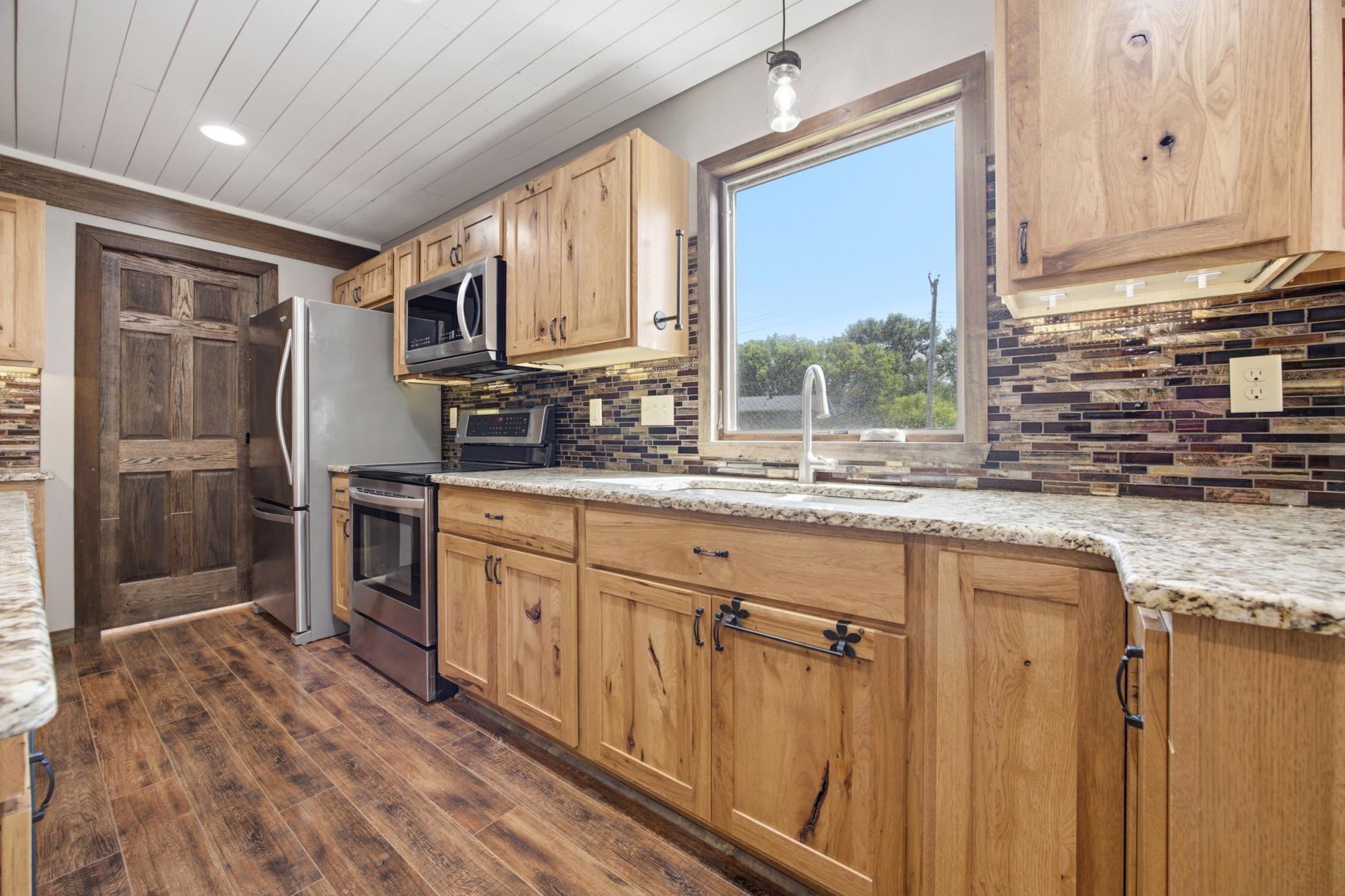 1976 single family home for sale at 1426 23rd Street S in Fargo, ND — 4 bed, 4 bath (photo 15 of 58)