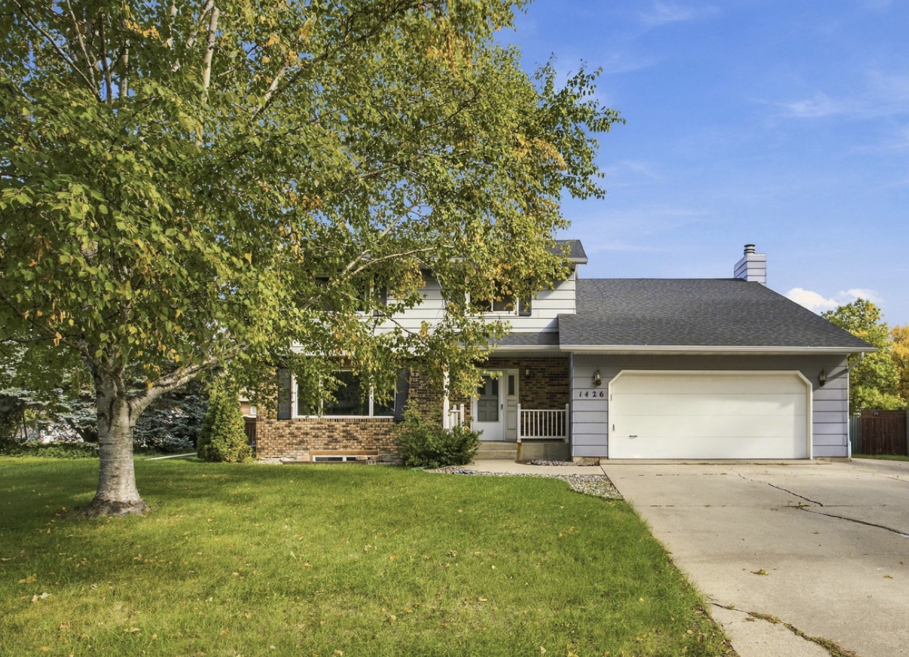 1976 single family home for sale at 1426 23rd Street S in Fargo, ND — 4 bed, 4 bath (photo 48 of 58)