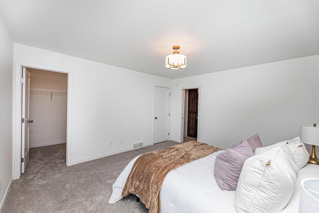 2026 single family home for sale at 2563 Golden Lane S in Fargo, ND — 4 bed, 3 bath (photo 16 of 27)