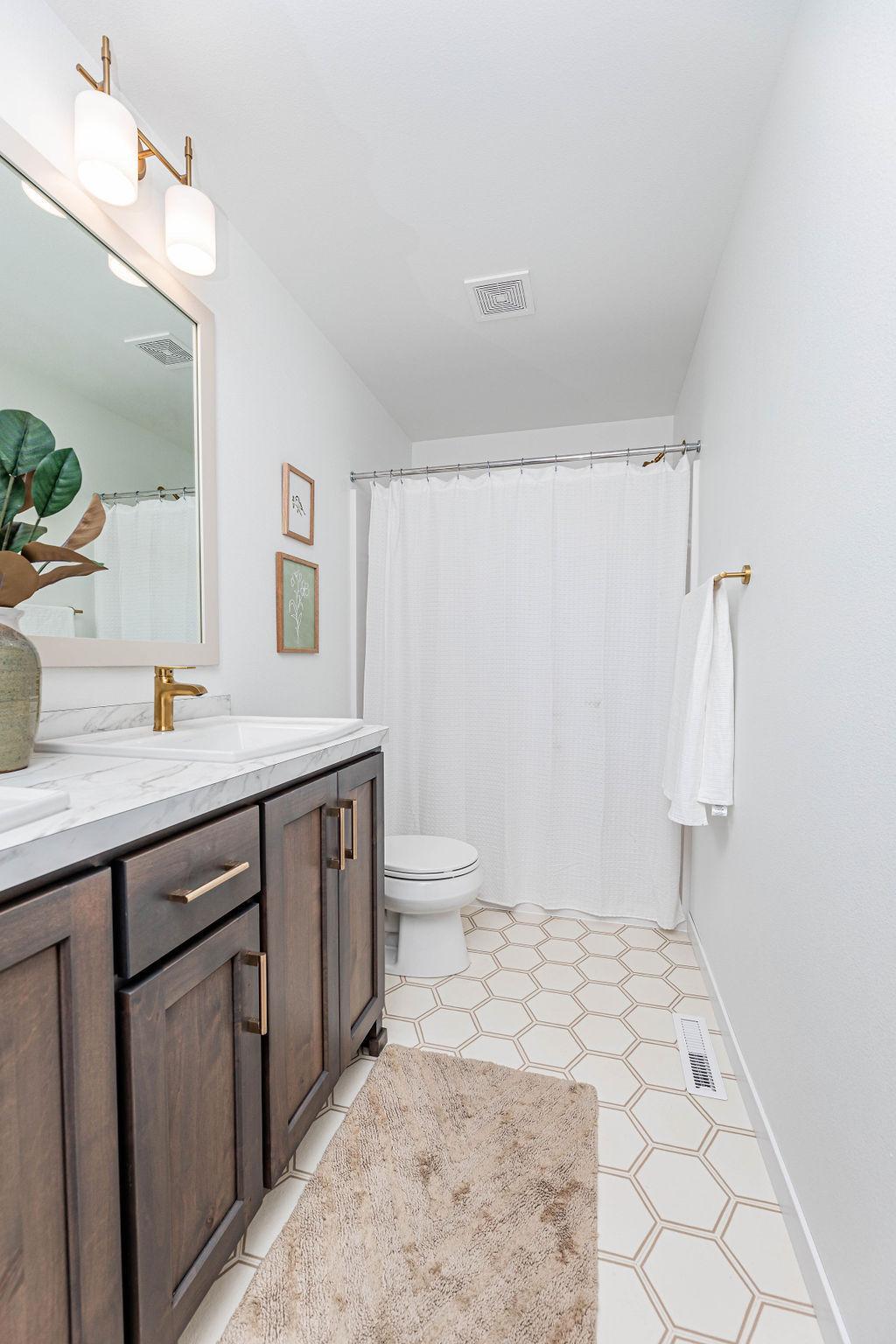 2026 single family home for sale at 2563 Golden Lane S in Fargo, ND — 4 bed, 3 bath (photo 18 of 27)