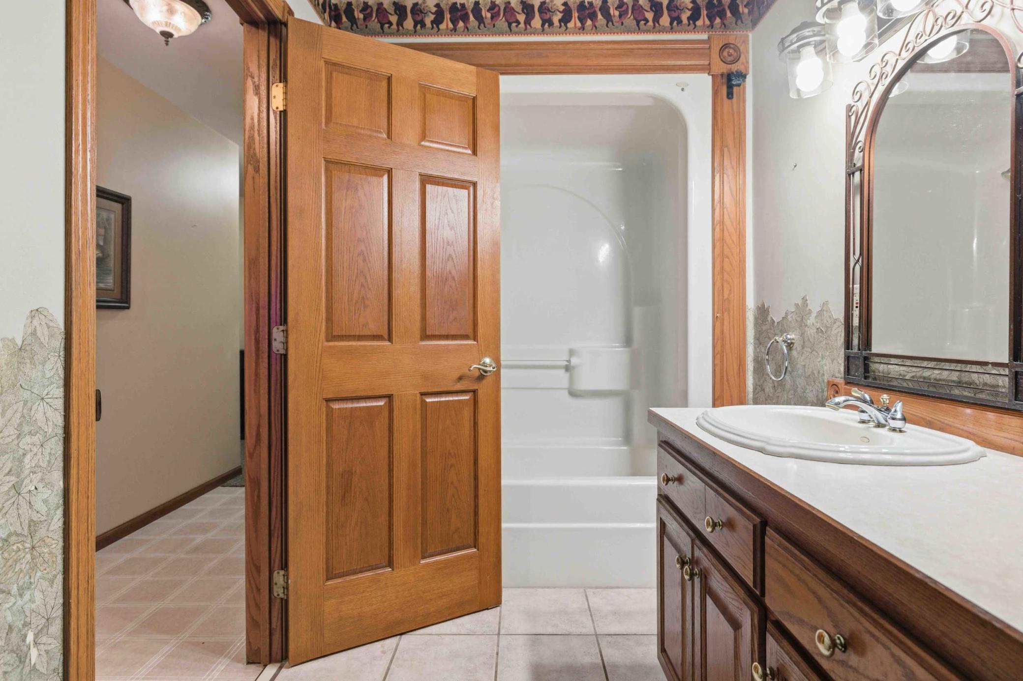 1998 single family home for sale at 14438 Cedarleaf Point Road in Brainerd, MN — 3 bed, 3 bath (photo 17 of 49)