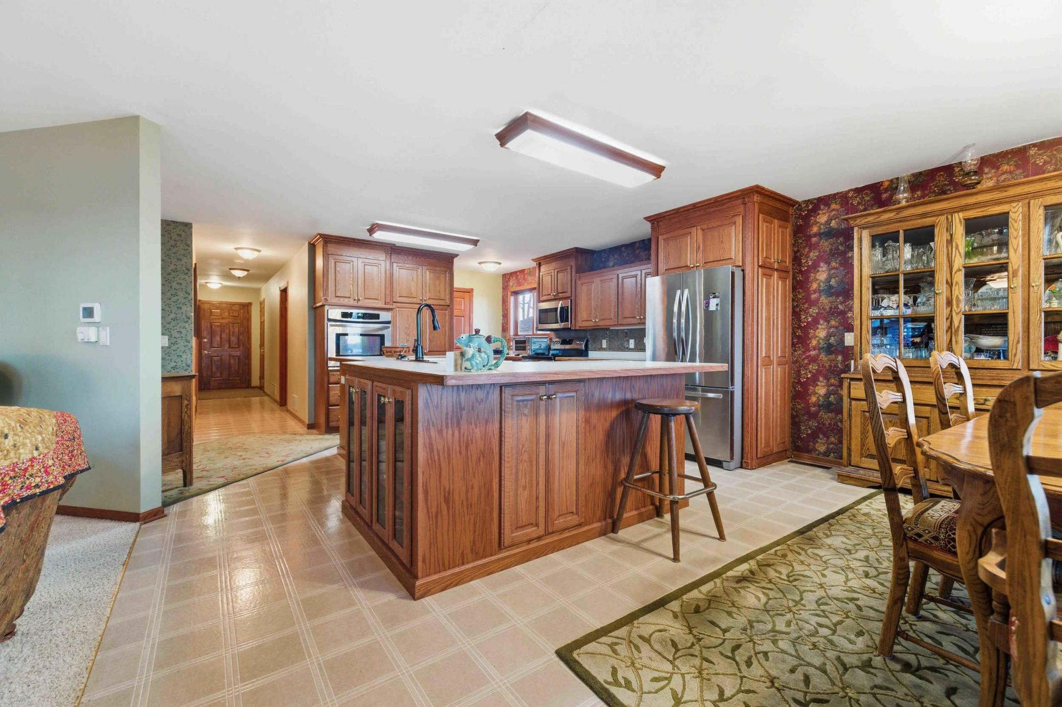 1998 single family home for sale at 14438 Cedarleaf Point Road in Brainerd, MN — 3 bed, 3 bath (photo 4 of 49)