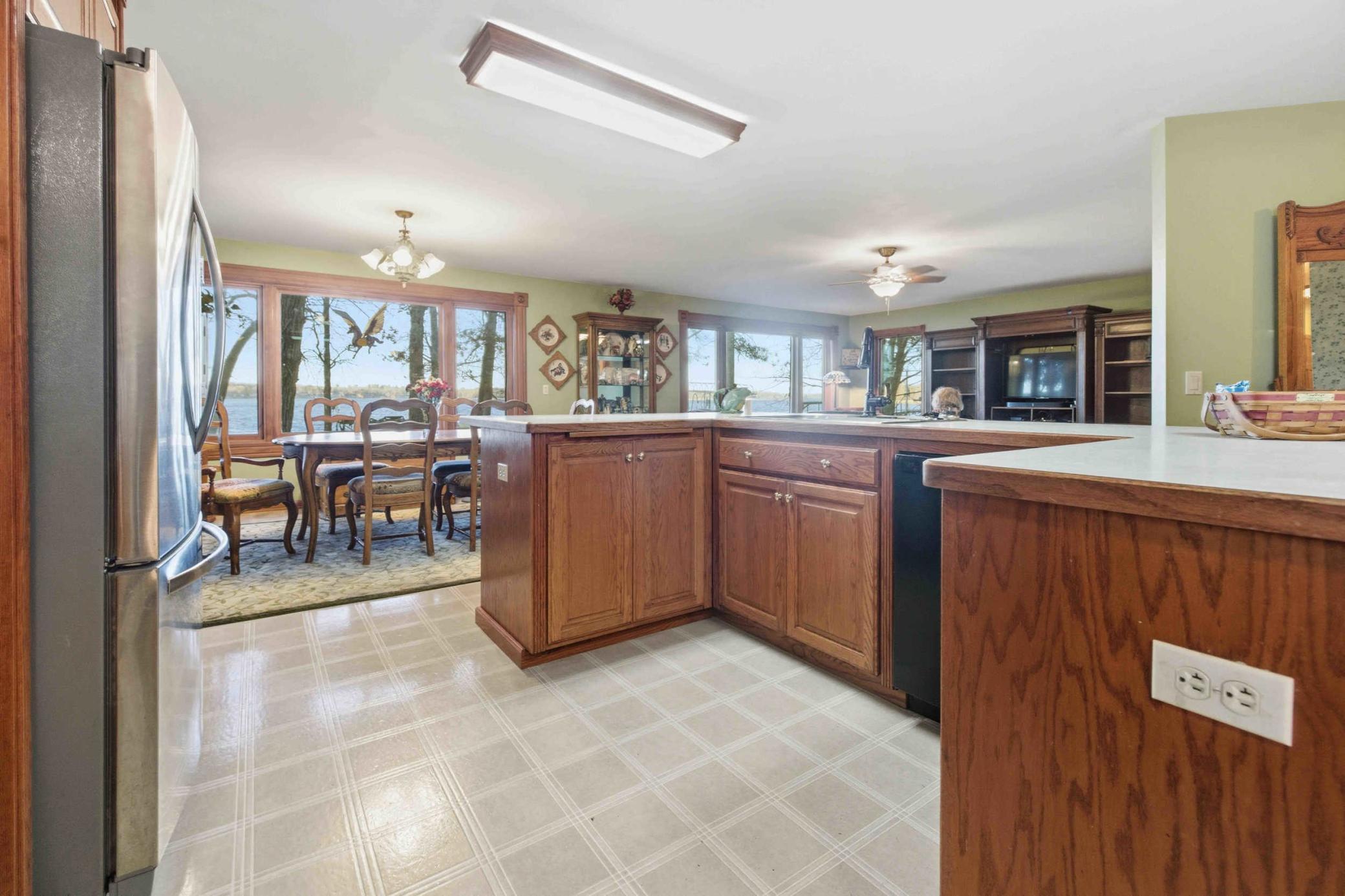 1998 single family home for sale at 14438 Cedarleaf Point Road in Brainerd, MN — 3 bed, 3 bath (photo 5 of 49)