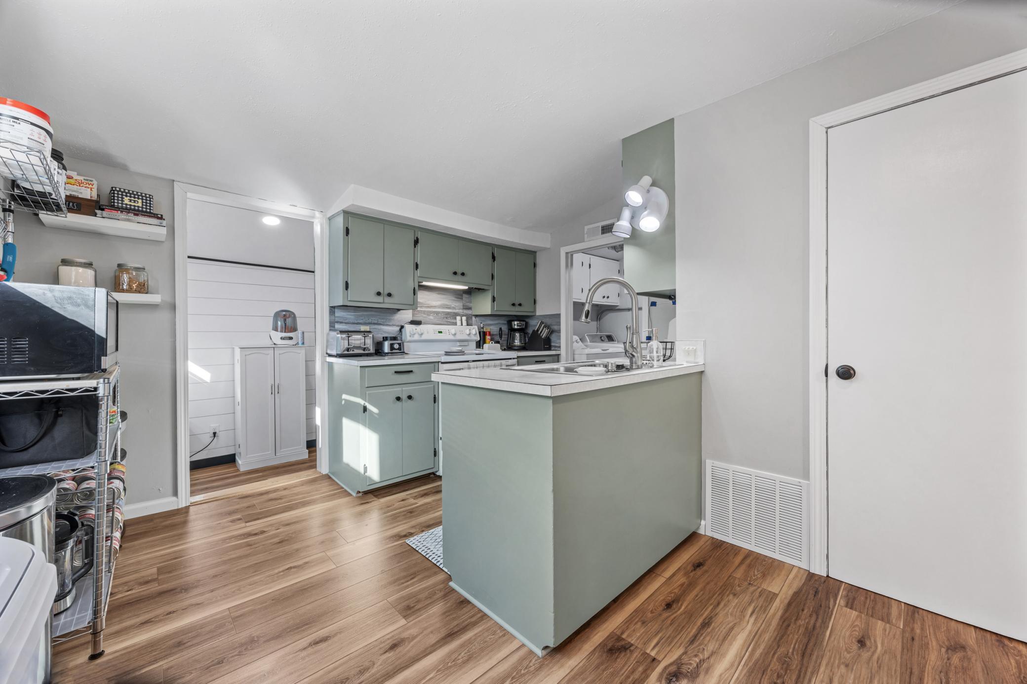1894 single family home for sale at 312 Langer Avenue S in Casselton, ND — 3 bed, 2 bath (photo 13 of 27)