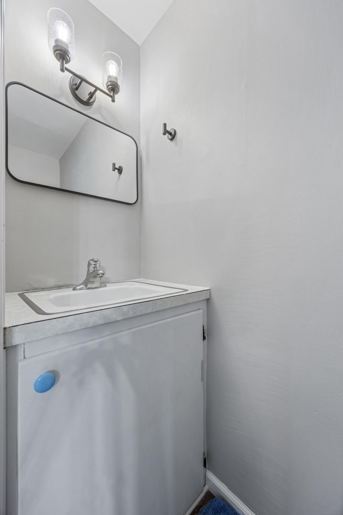 1894 single family home for sale at 312 Langer Avenue S in Casselton, ND — 3 bed, 2 bath (photo 16 of 27)