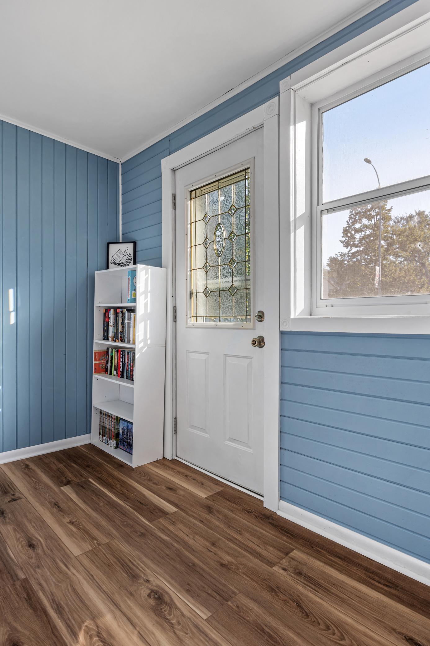 1894 single family home for sale at 312 Langer Avenue S in Casselton, ND — 3 bed, 2 bath (photo 3 of 27)