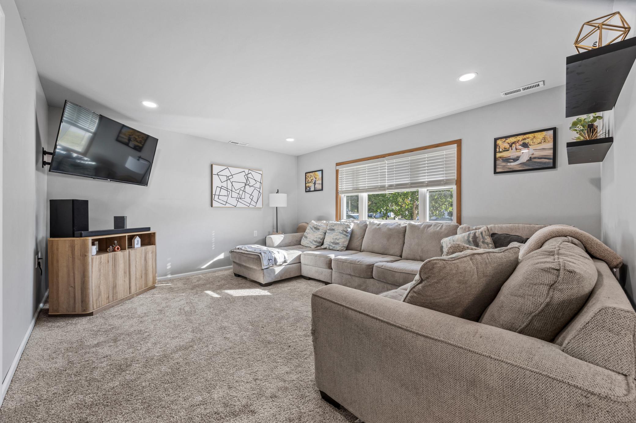 1894 single family home for sale at 312 Langer Avenue S in Casselton, ND — 3 bed, 2 bath (photo 5 of 27)