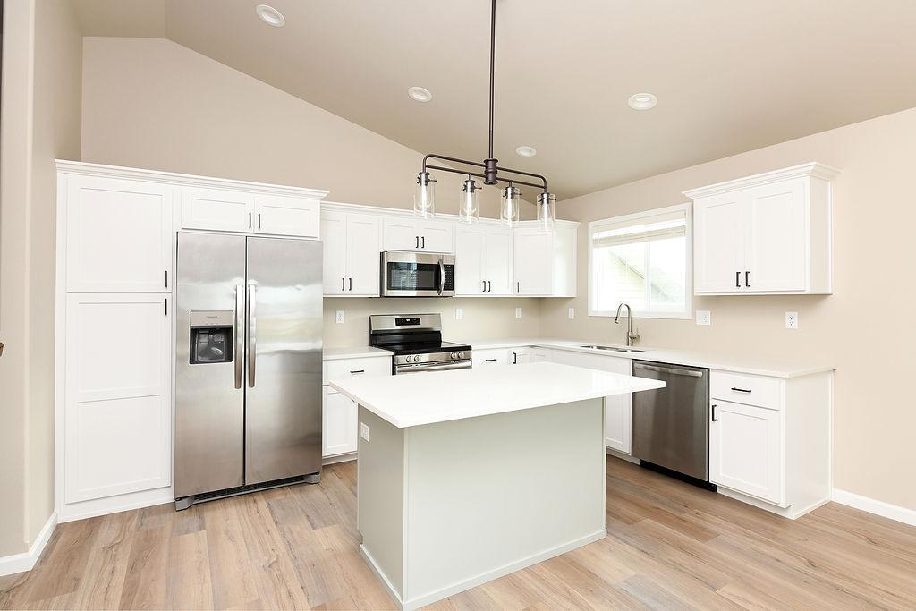 1125 60th W Avenue, West Fargo ND 58078 - Photo 4 of 24