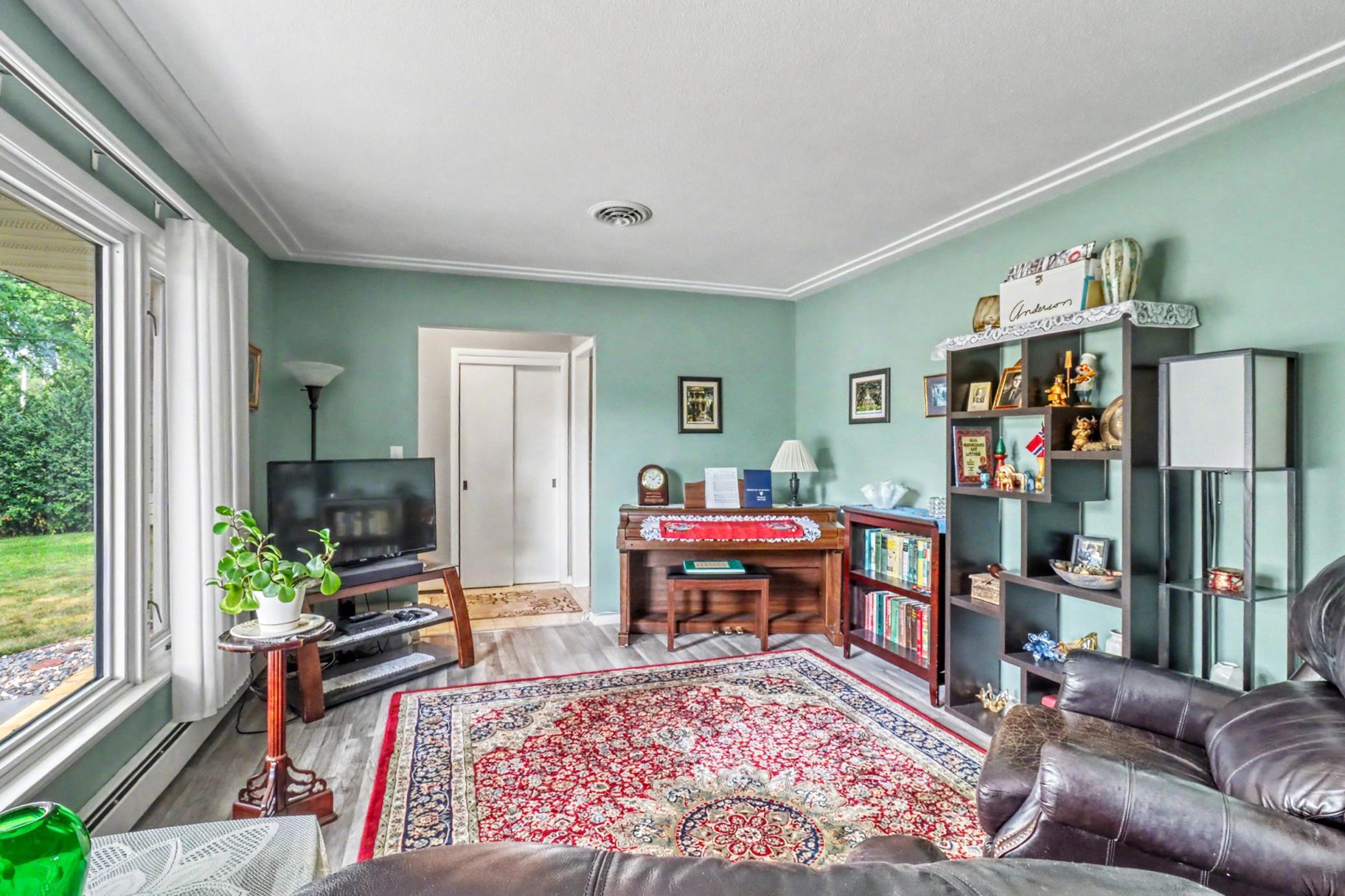 1965 single family home for sale at 201 29th Avenue N in Fargo, ND — 4 bed, 3 bath (photo 12 of 36)