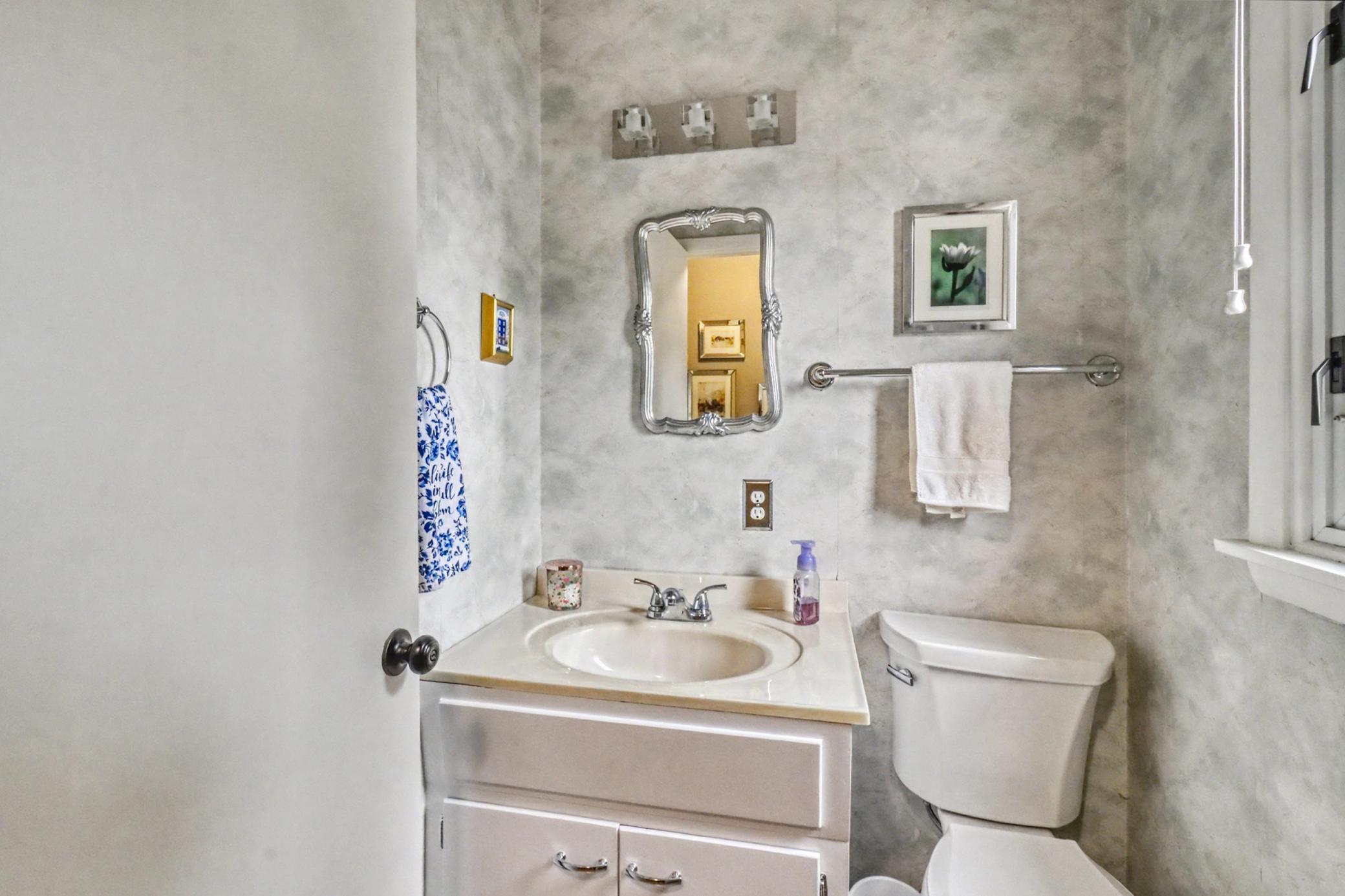 1965 single family home for sale at 201 29th Avenue N in Fargo, ND — 4 bed, 3 bath (photo 13 of 36)